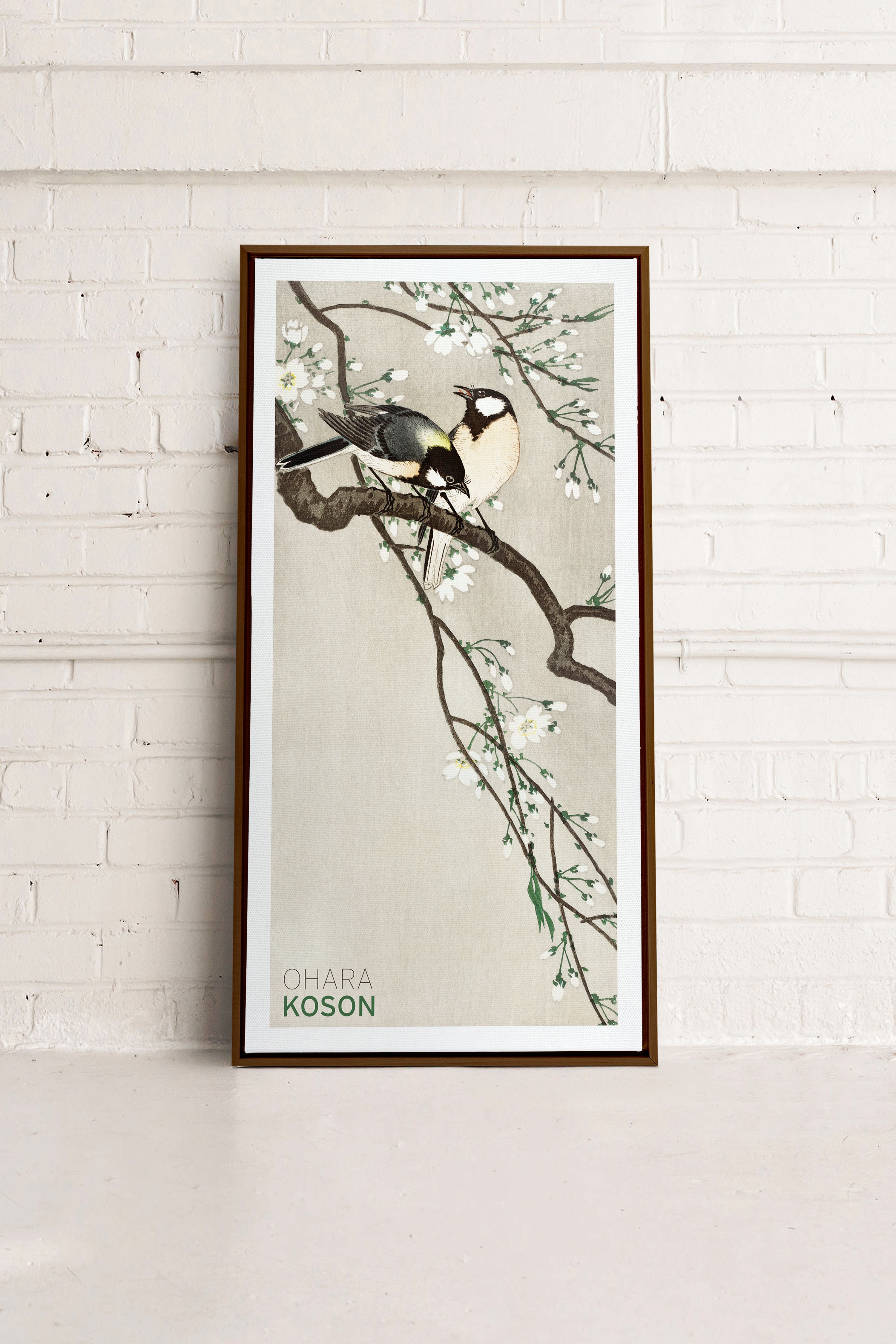 OLEKA CANVAS - PARIDÉS SUR BRANCHE DE CERISIERS, Oeuvre sur toile étirée, encadré Brun Noyer