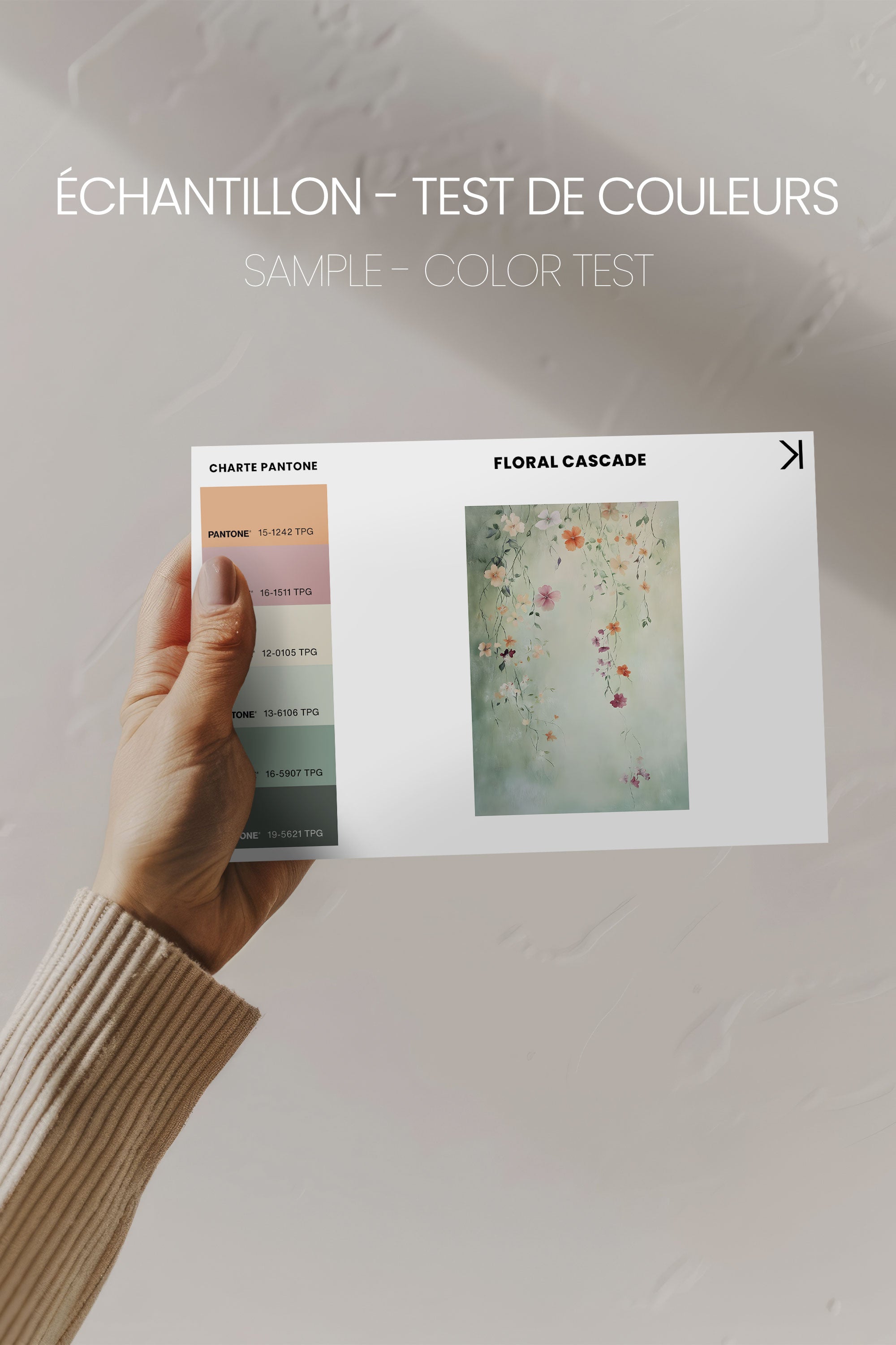 OLEKA CANVAS - FLORAL CASCADE, Oeuvre sur toile étirée, encadré Blanc