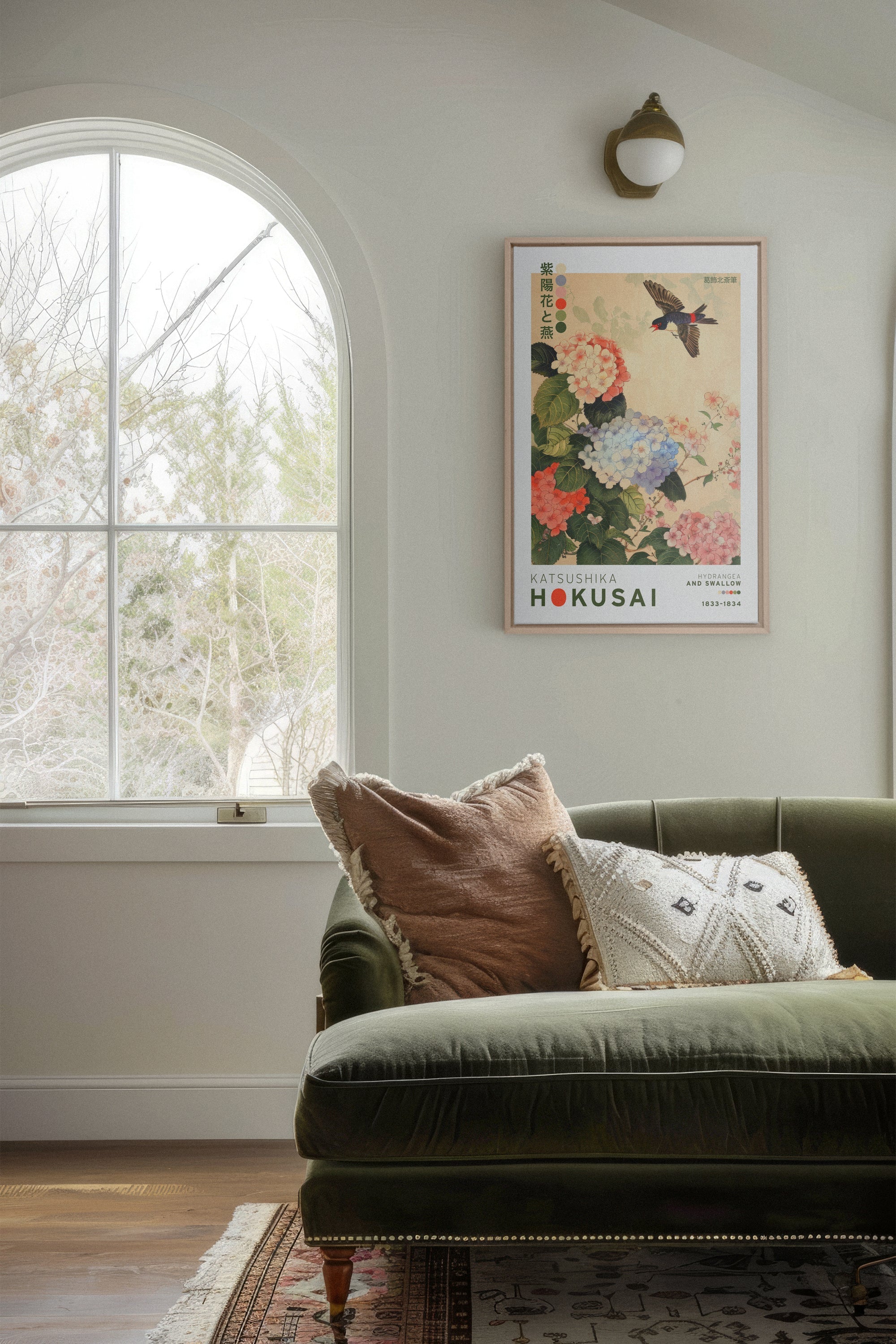 OLEKA CANVAS - HYDRANGEA AND SWALLOW, Oeuvre sur toile étirée, encadré Naturel Clair