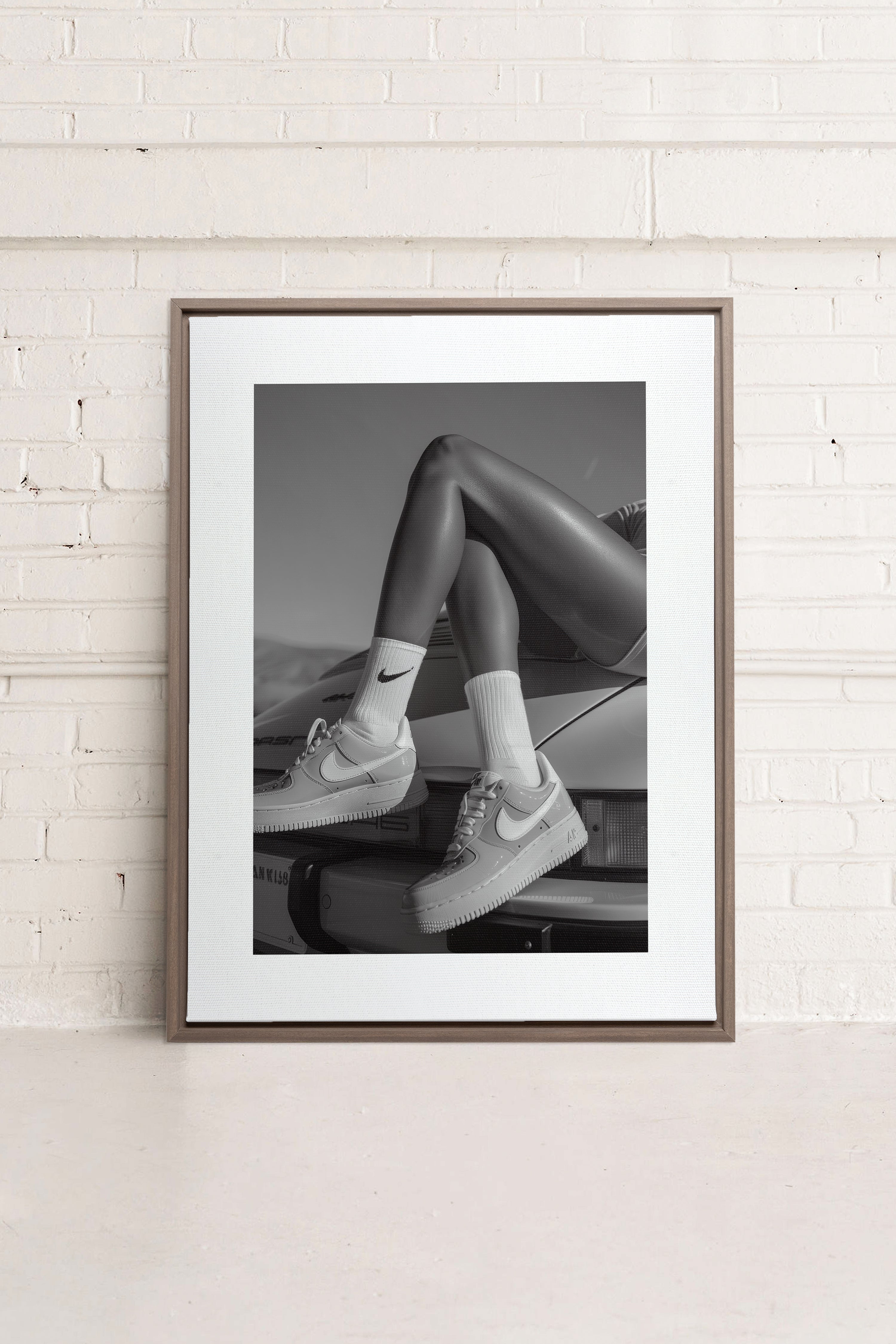 OLEKA CANVAS - BLACK & WHITE BLISS, Oeuvre sur toile étirée, encadré Brun Chêne