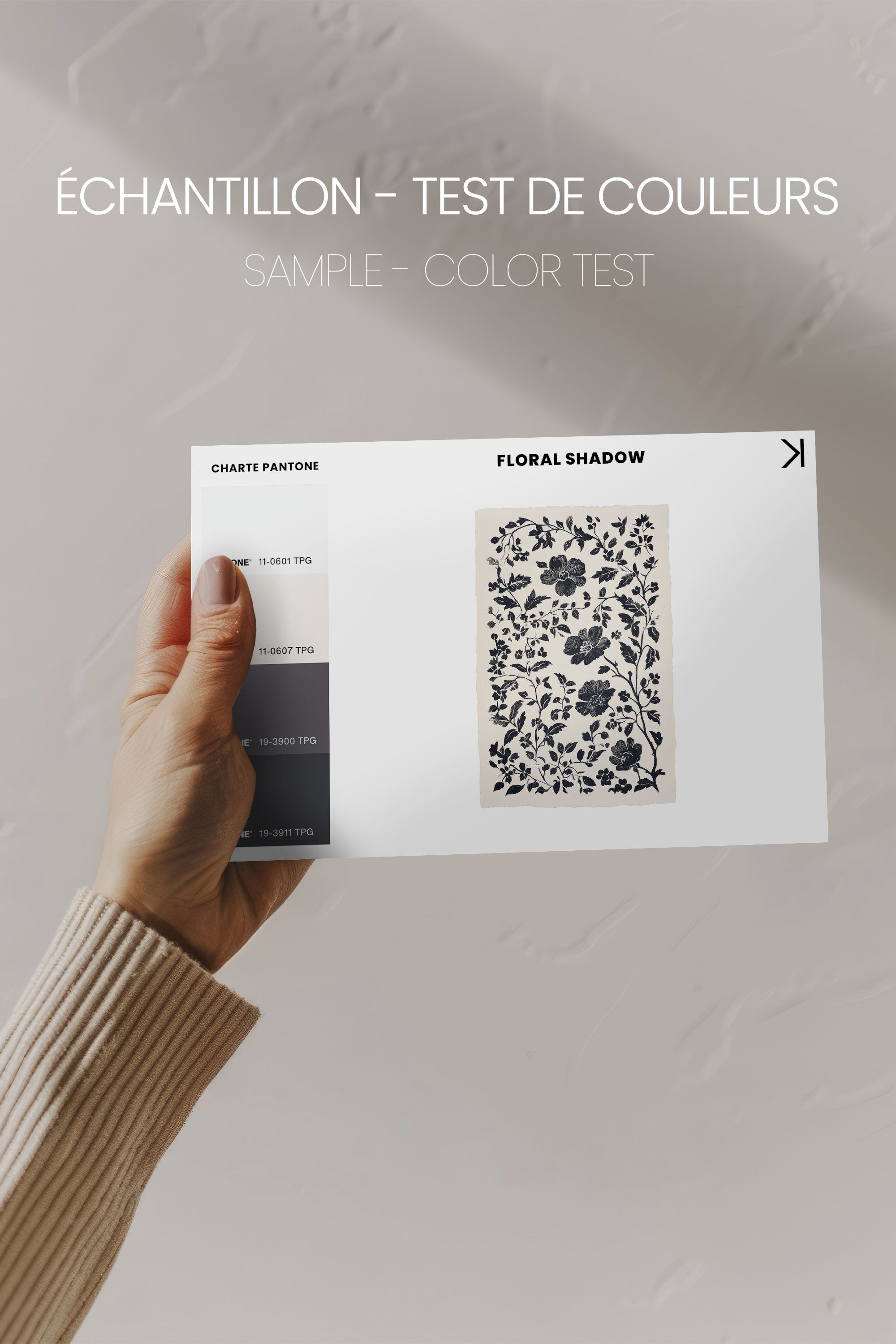 OLEKA CANVAS - FLORAL SHADOW, Oeuvre sur toile étirée, encadré Blanc