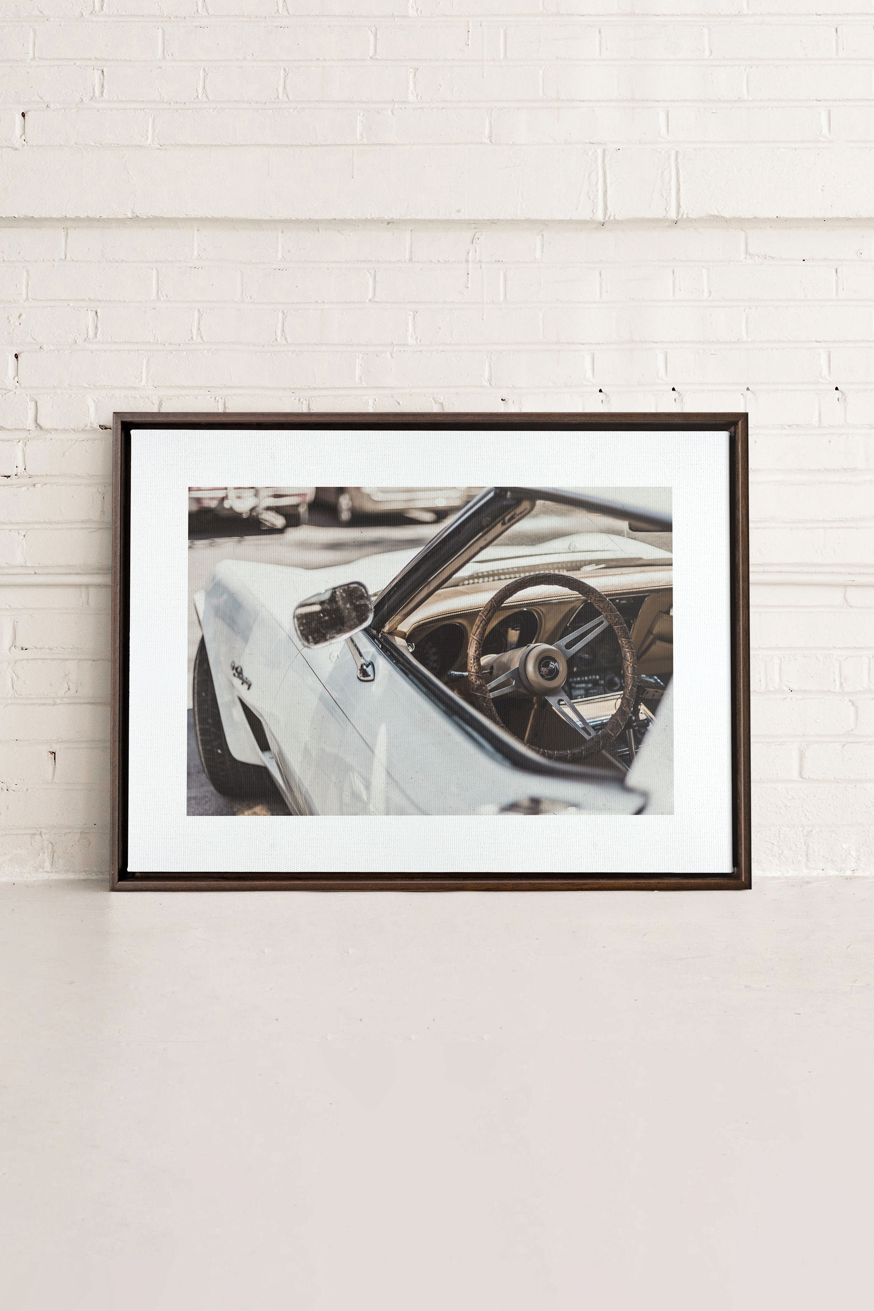 OLEKA CANVAS - LUXURY RIDE, Oeuvre sur toile étirée, encadré Brun Noyer