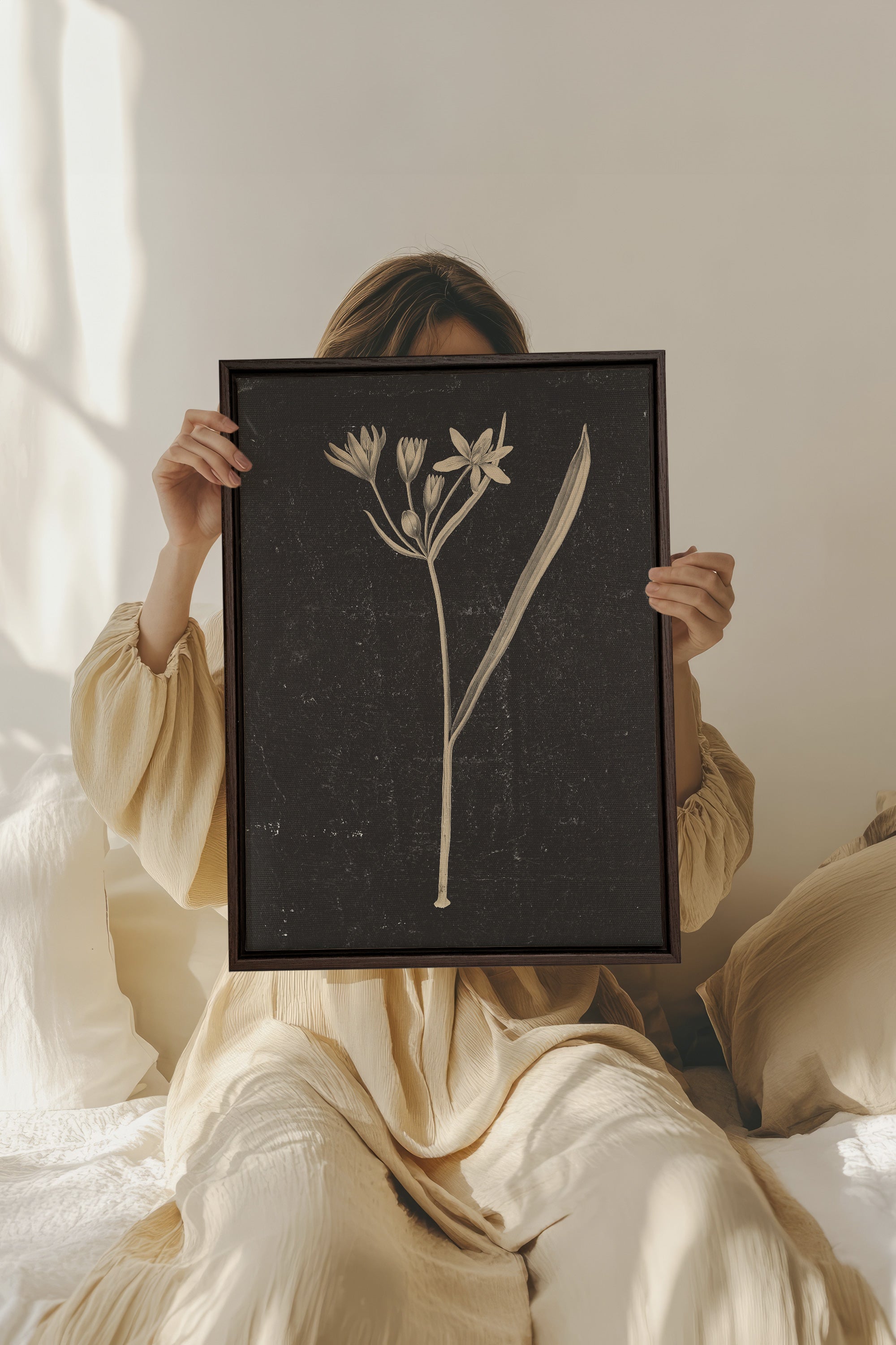 MINIMAL FLORA, Oeuvre sur toile étirée, encadré Brun Noyer