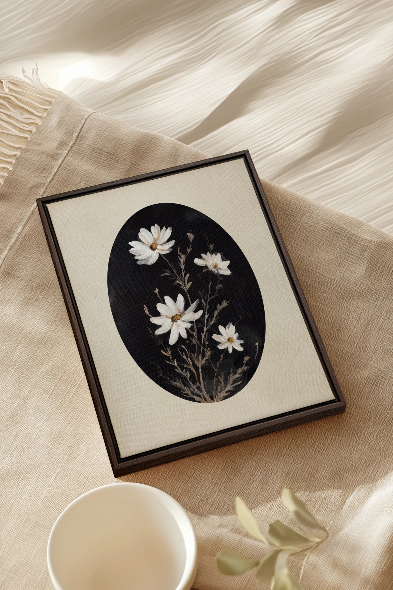 ECLIPSE FLOWERS, Oeuvre sur toile étirée, encadré Brun Noyer