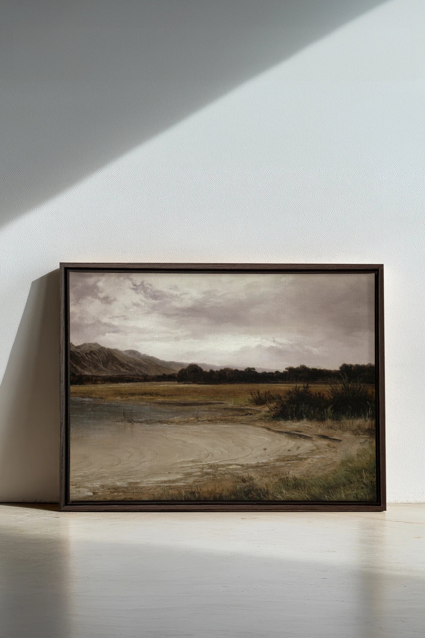 GREY MEADOW, Oeuvre sur toile étirée, encadré Brun Noyer