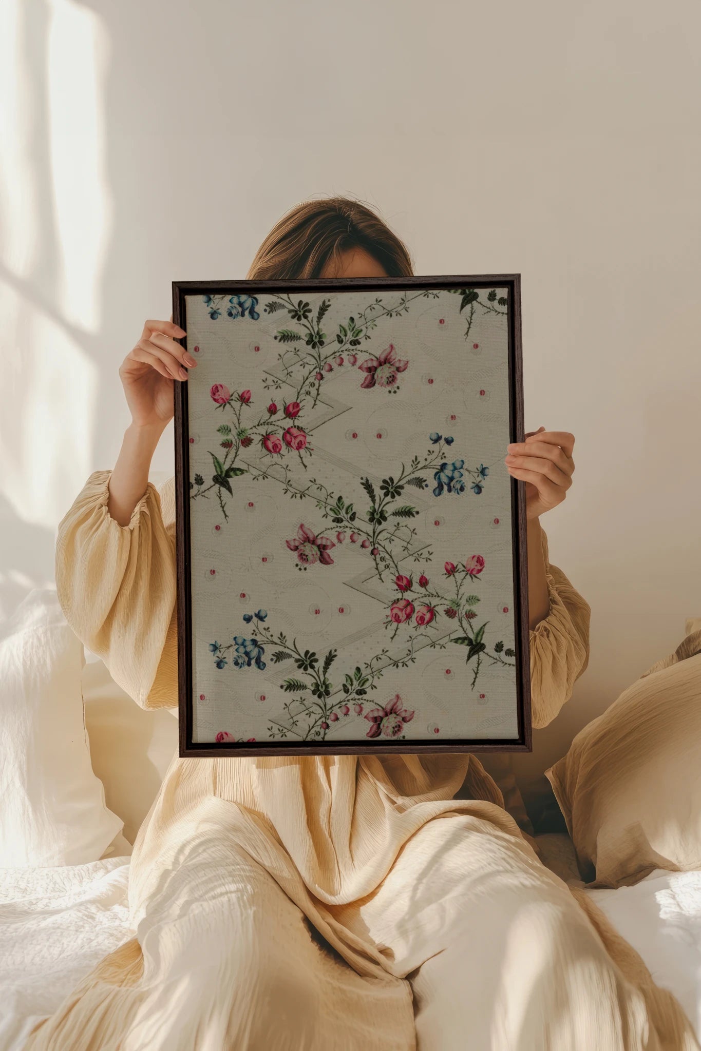 BRISE DE FLEURS, Artwork on stretched canvas, framed in Walnut Brown