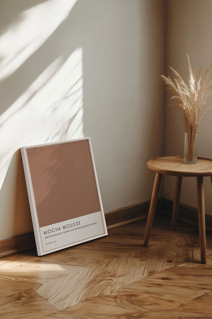 OLEKA CANVAS - MOCHA MOUSSE, Oeuvre sur toile étirée, encadré Blanc