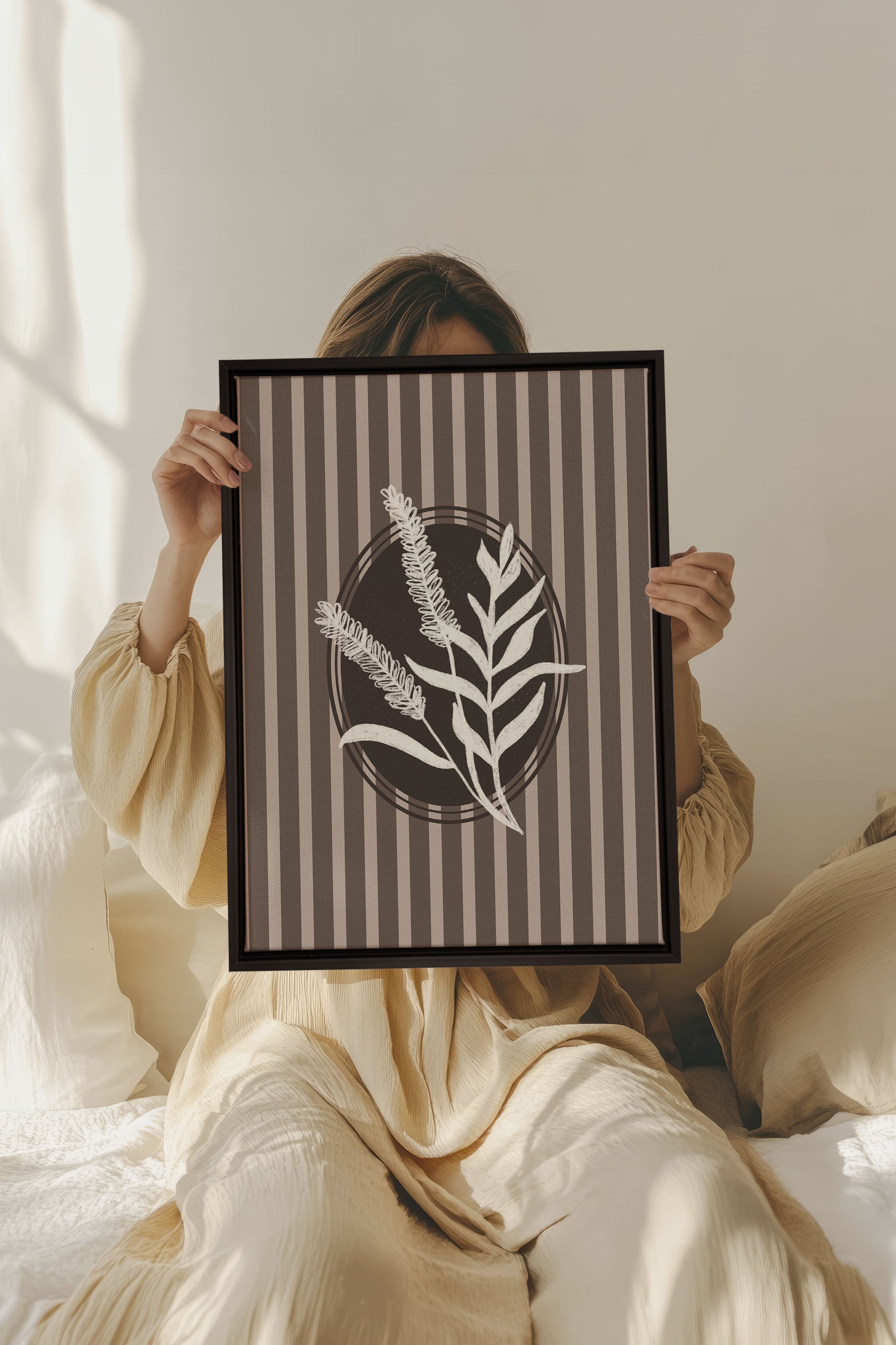 OLEKA CANVAS - NATURAL STROKES, Oeuvre sur toile étirée, encadré Noir