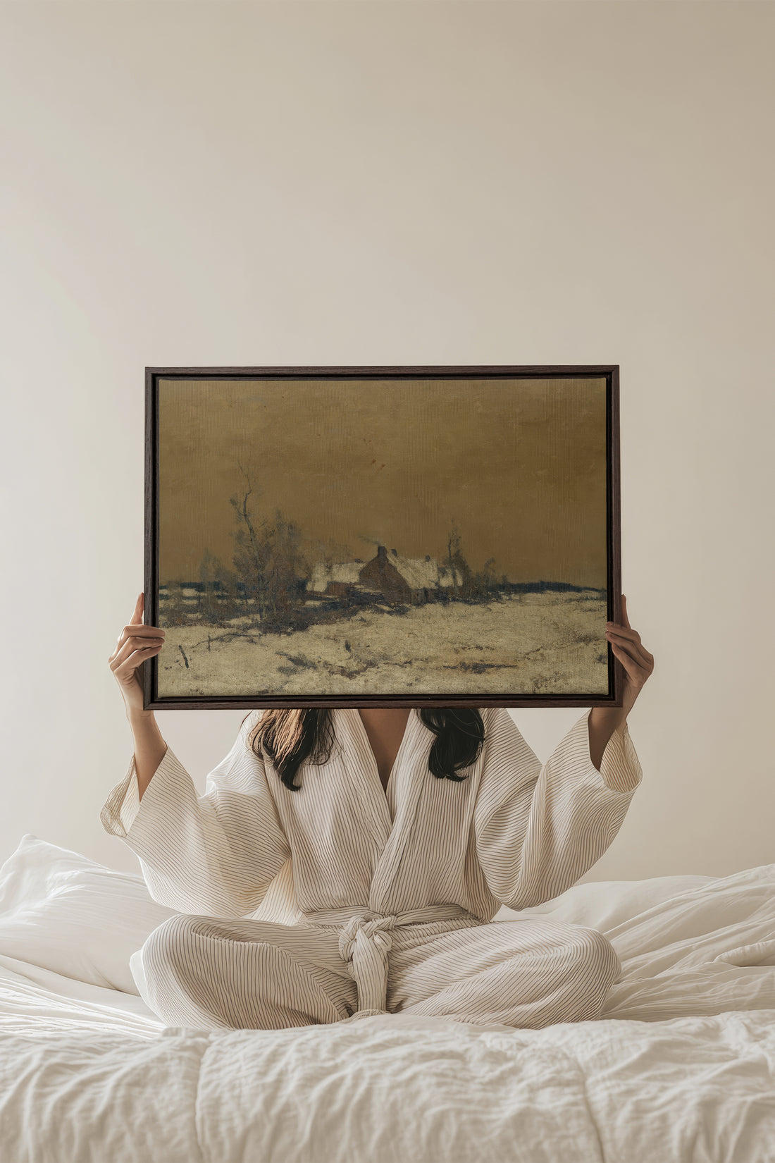 SILENT HOUSE, Oeuvre sur toile étirée, encadré Brun Noyer