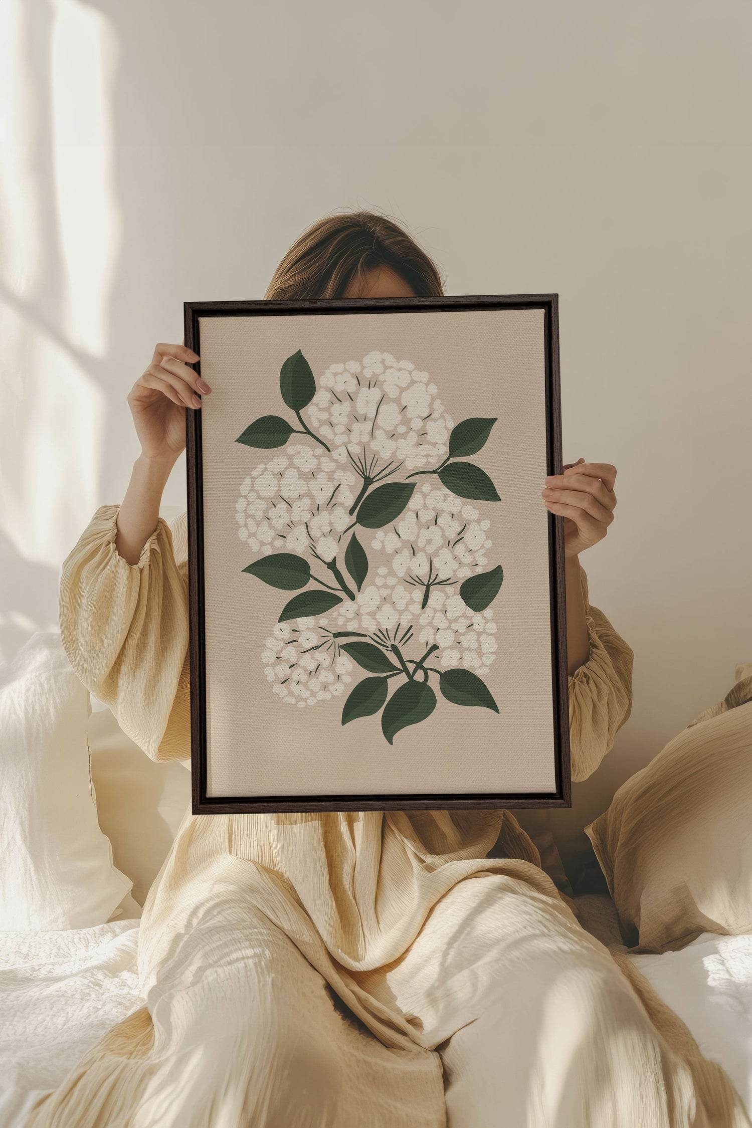 OLEKA CANVAS - BRISE DE FLEURS, Oeuvre sur toile étirée, encadré Brun Noyer