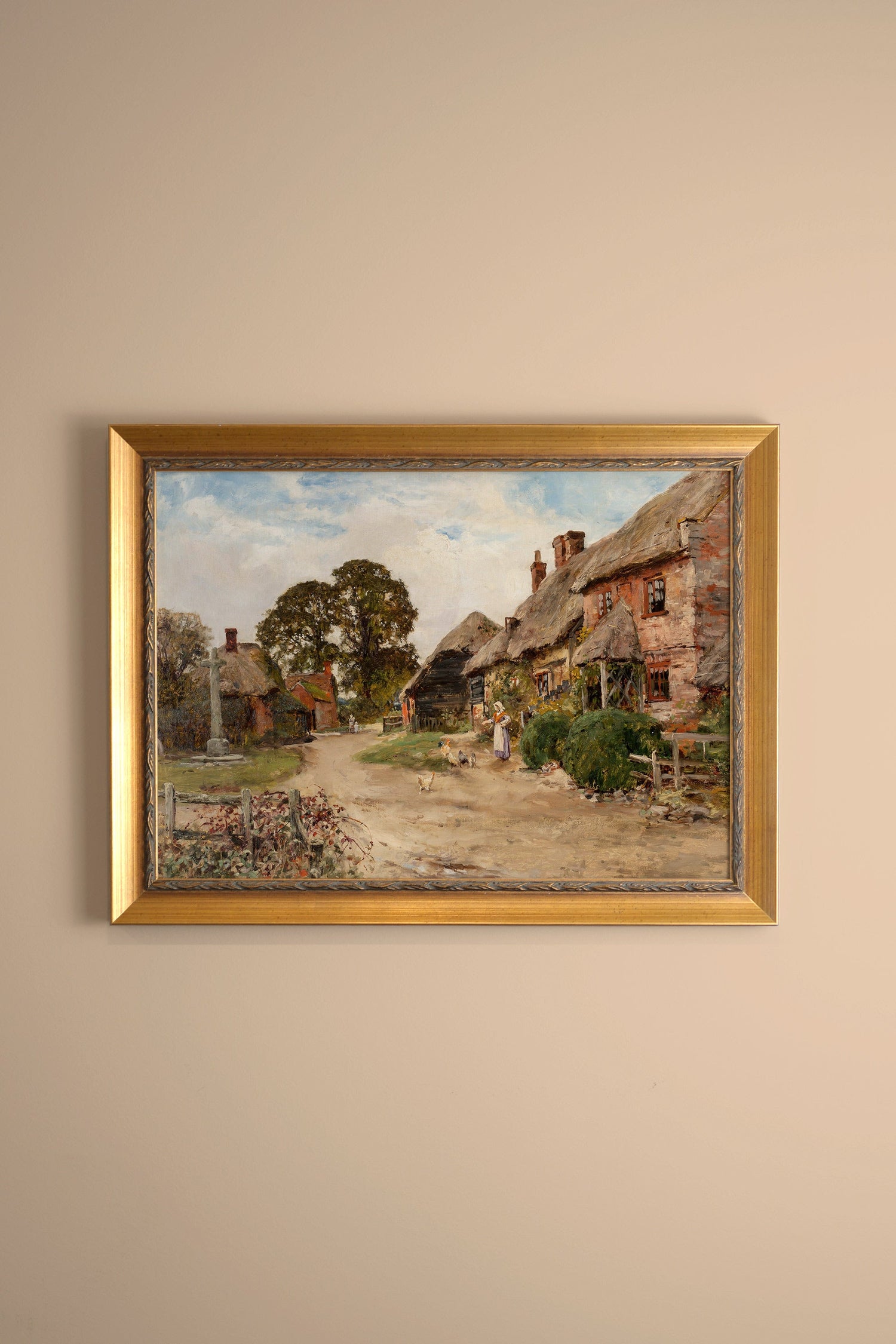AU COEUR DU VILLAGE, Oeuvre sur toile rigide, encadré Vintage Or