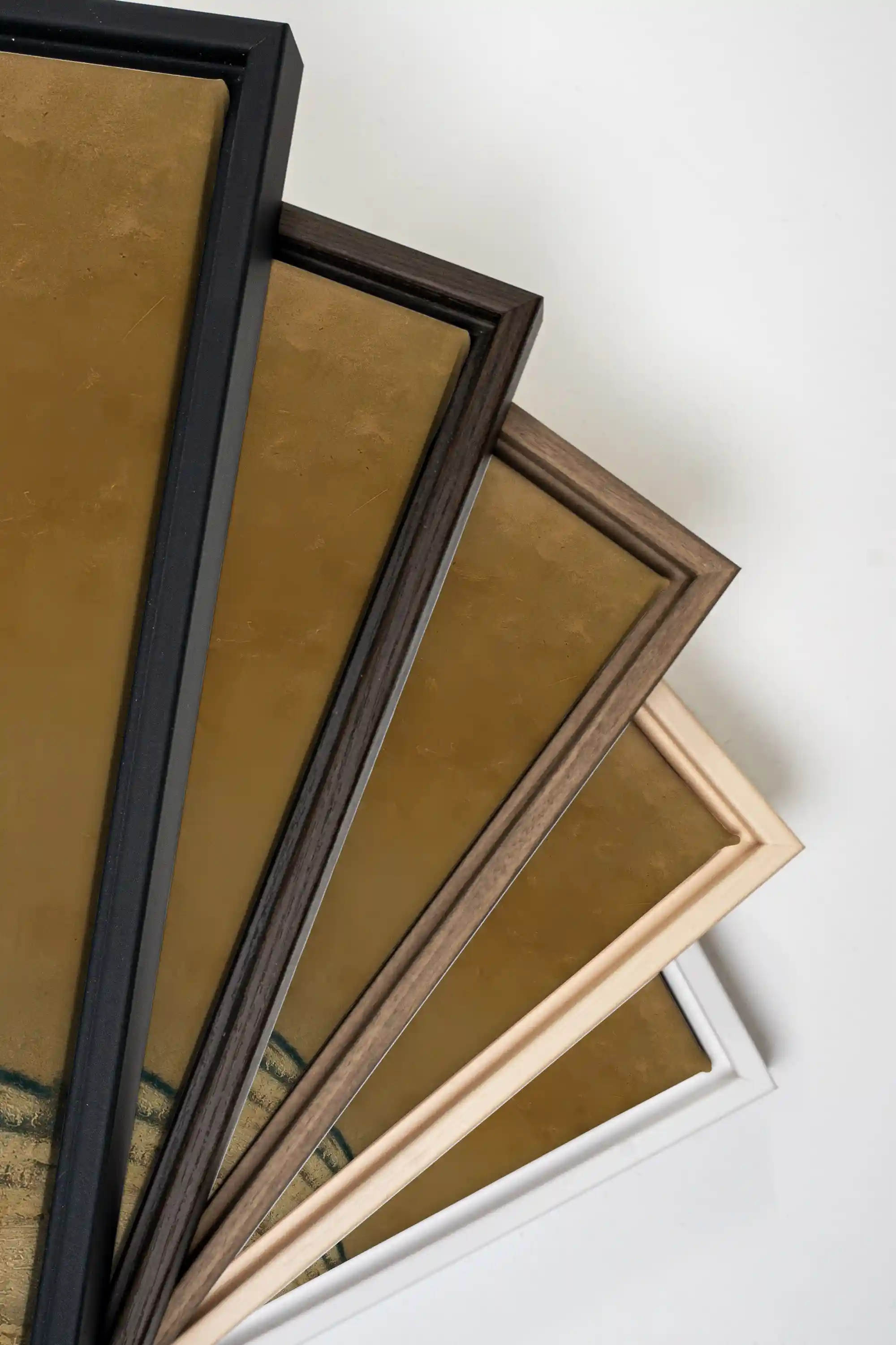 SILENT HOUSE, Oeuvre sur toile étirée, encadré Brun Chêne