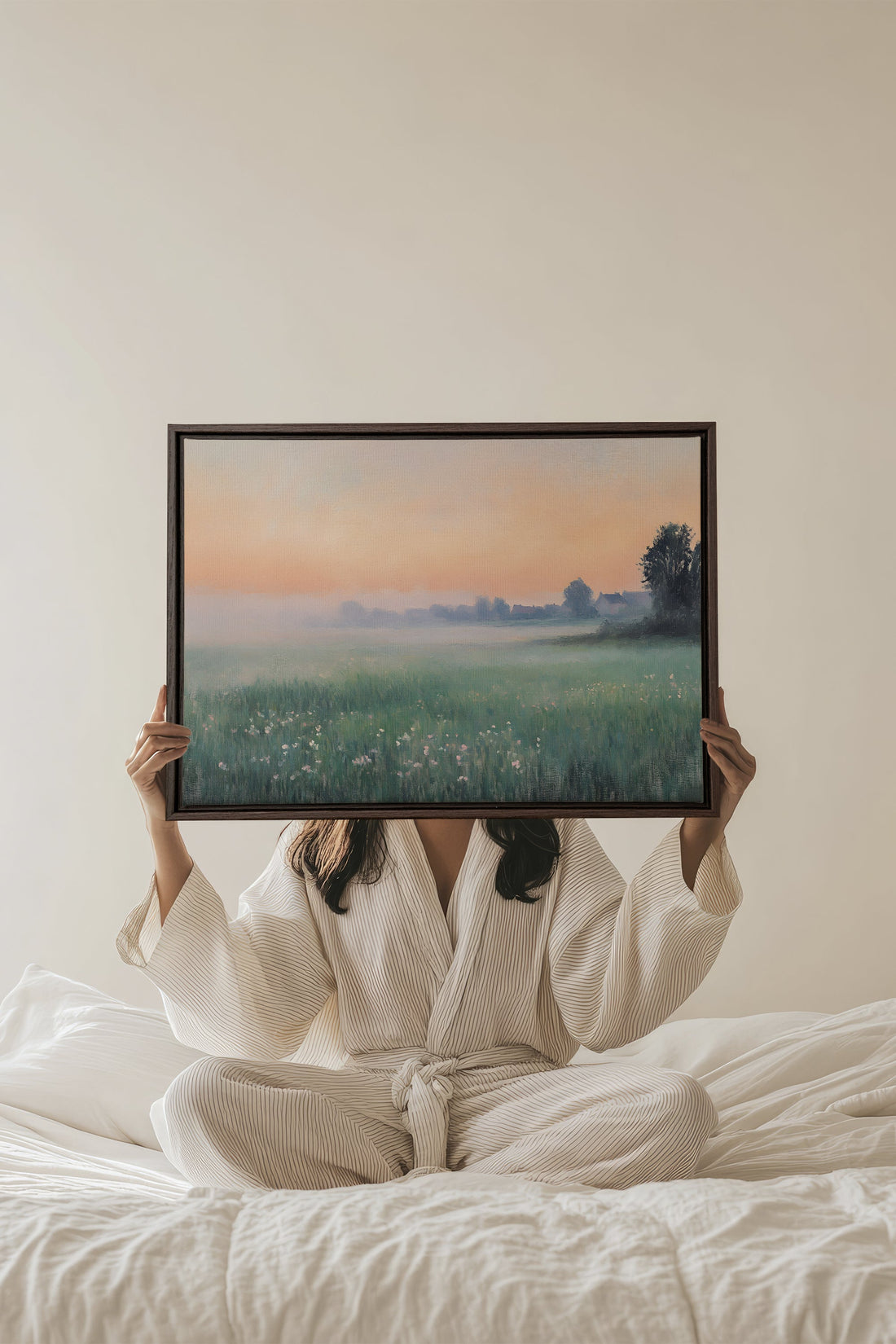 OLEKA CANVAS - LUEUR DU MATIN, Oeuvre sur toile étirée, encadré Brun Noyer