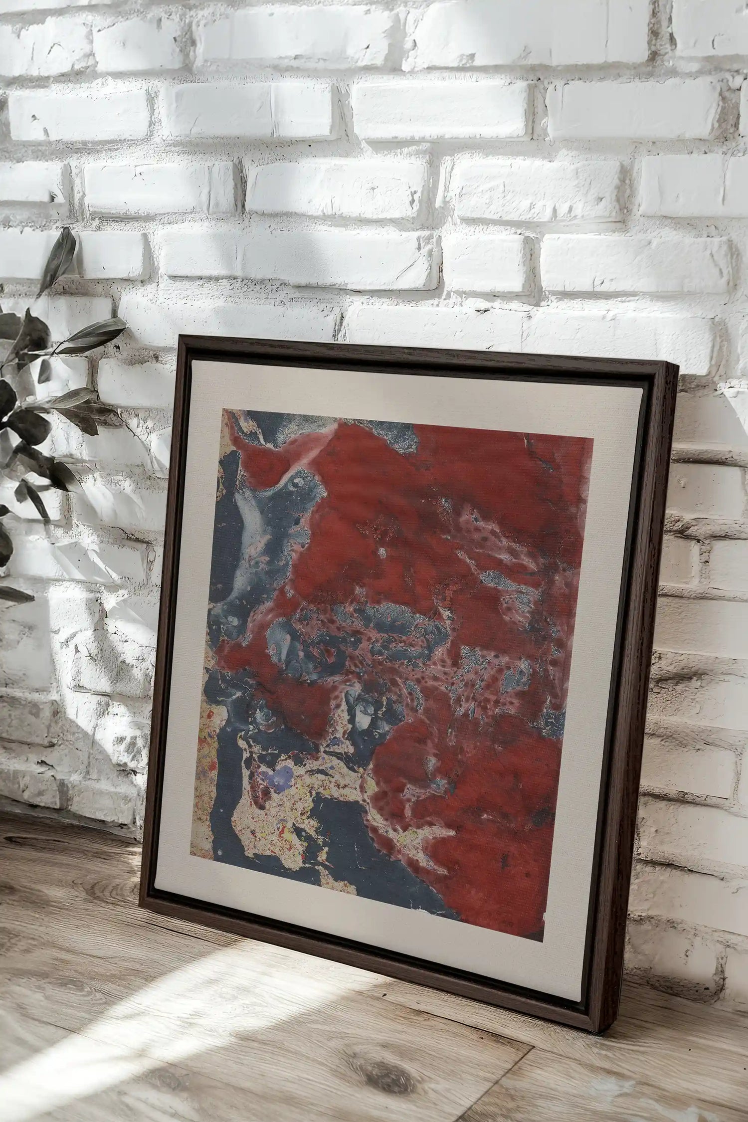 ROUGE POLAIRE, Oeuvre sur toile étirée, encadré Brun Noyer