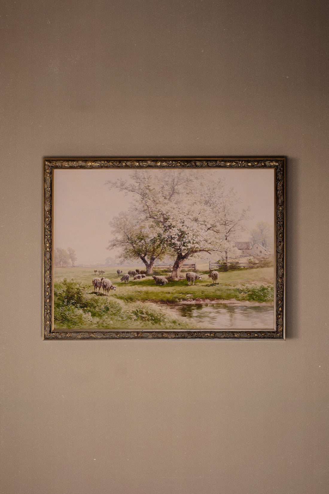 CHAMPS EN FLEURS, Oeuvre sur toile rigide, encadré Vintage Bronze