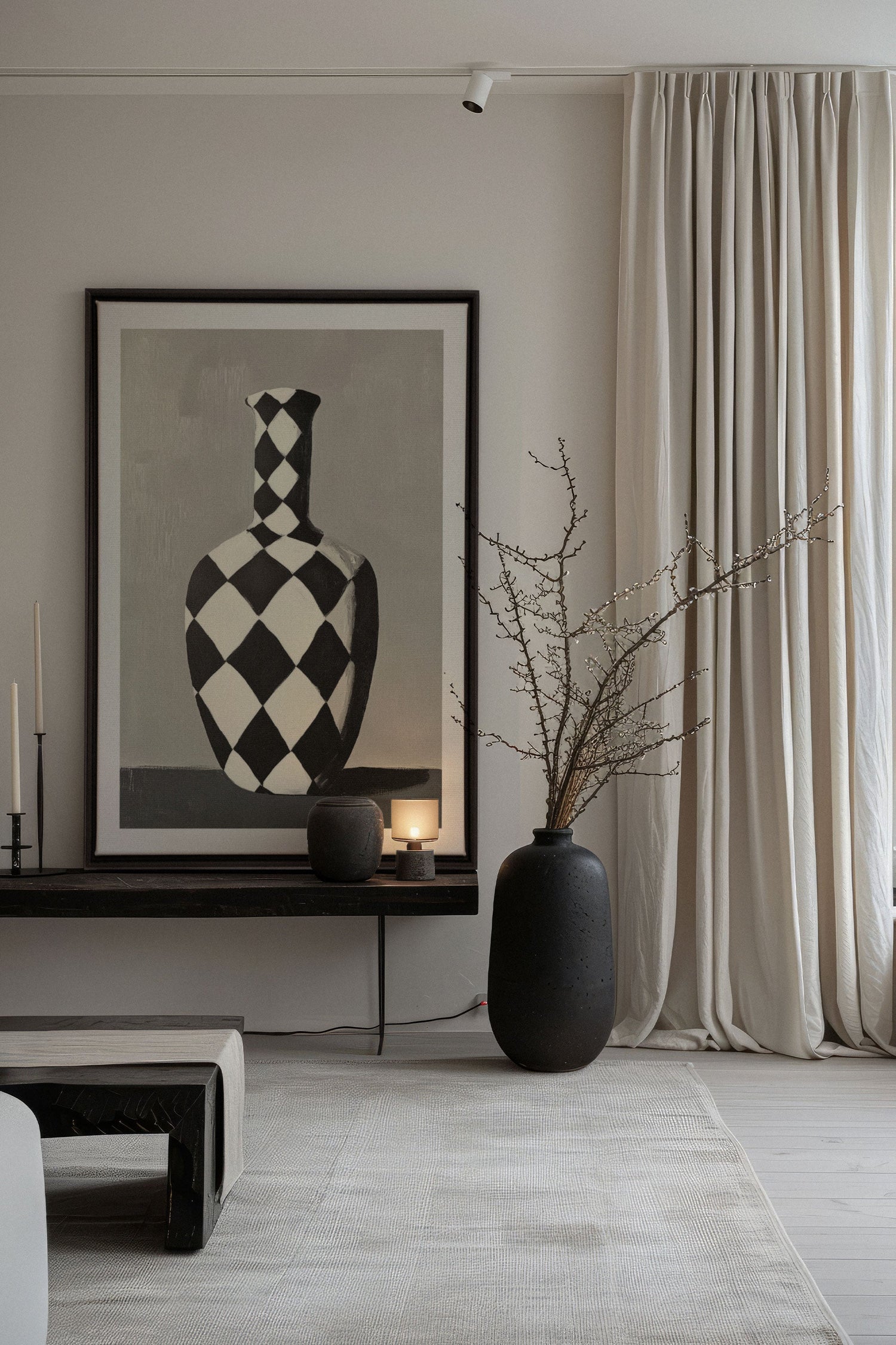 OLEKA CANVAS - VASE EN DAMIER, Oeuvre sur toile étirée, encadré Noir