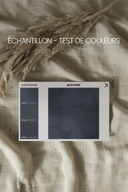 OLEKA CANVAS - BLUE DUSK, Oeuvre sur toile étirée, encadré Blanc