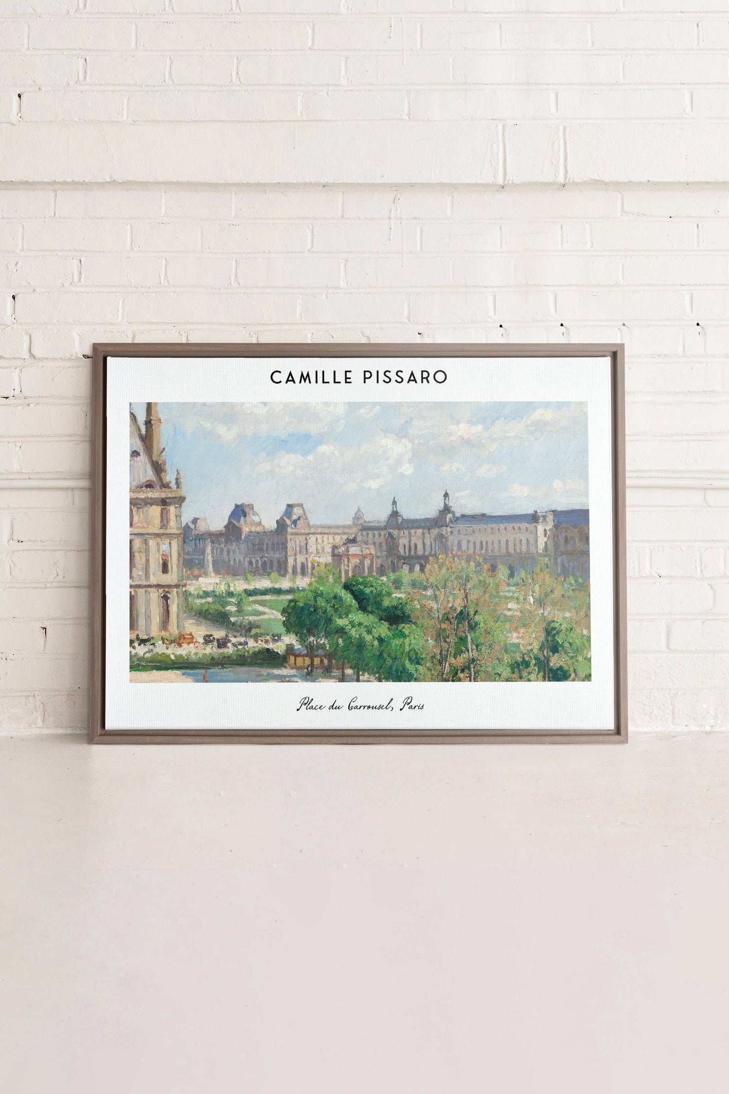 OLEKA CANVAS - PLACE DU CARROUSEL, Oeuvre sur toile étirée, encadré Brun Chêne