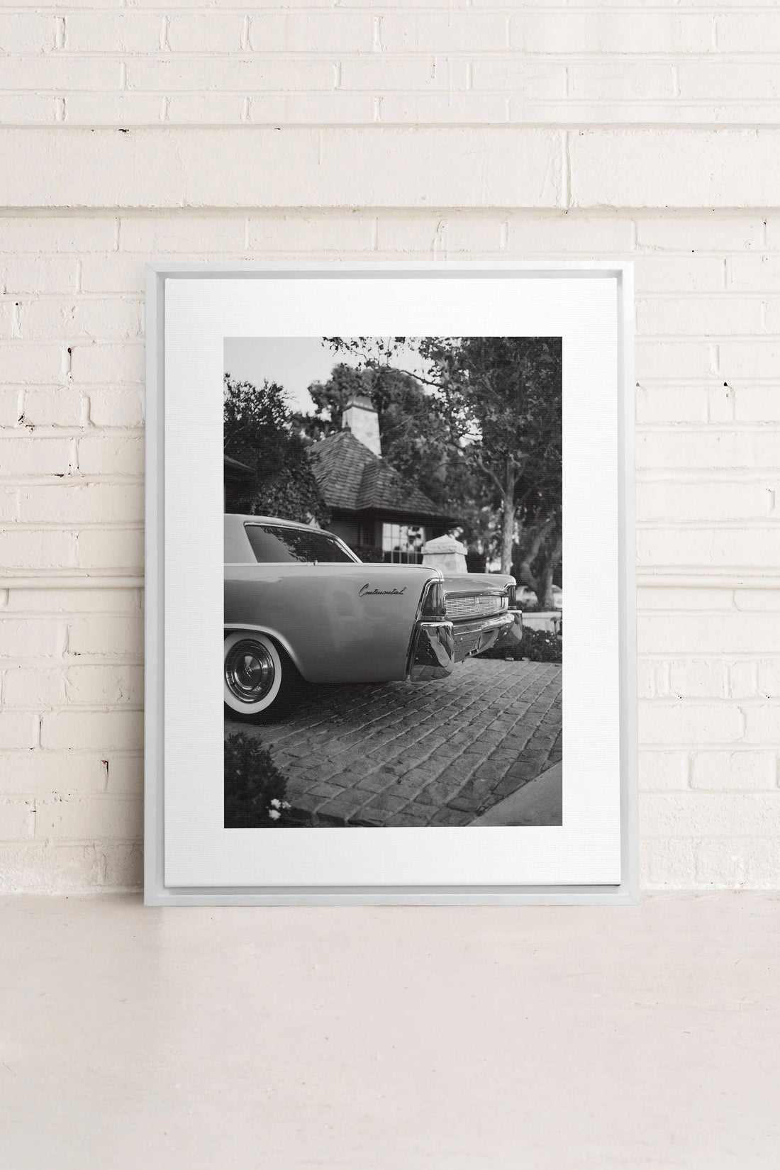 OLEKA CANVAS - CONTINENTAL CHARM, Oeuvre sur toile étirée, encadré Blanc