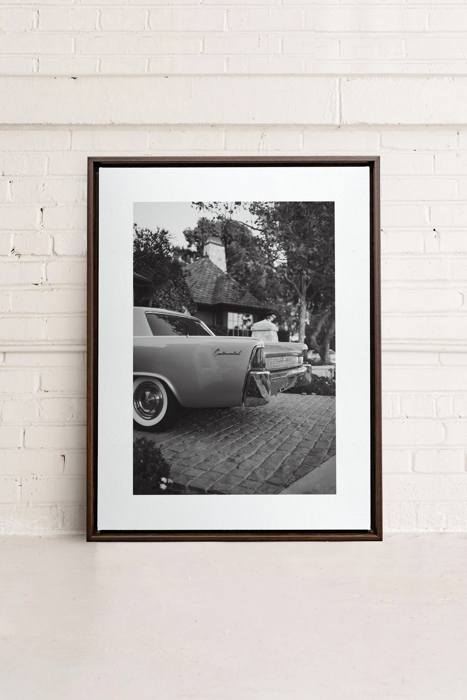 OLEKA CANVAS - CONTINENTAL CHARM, Oeuvre sur toile étirée, encadré Brun Noyer