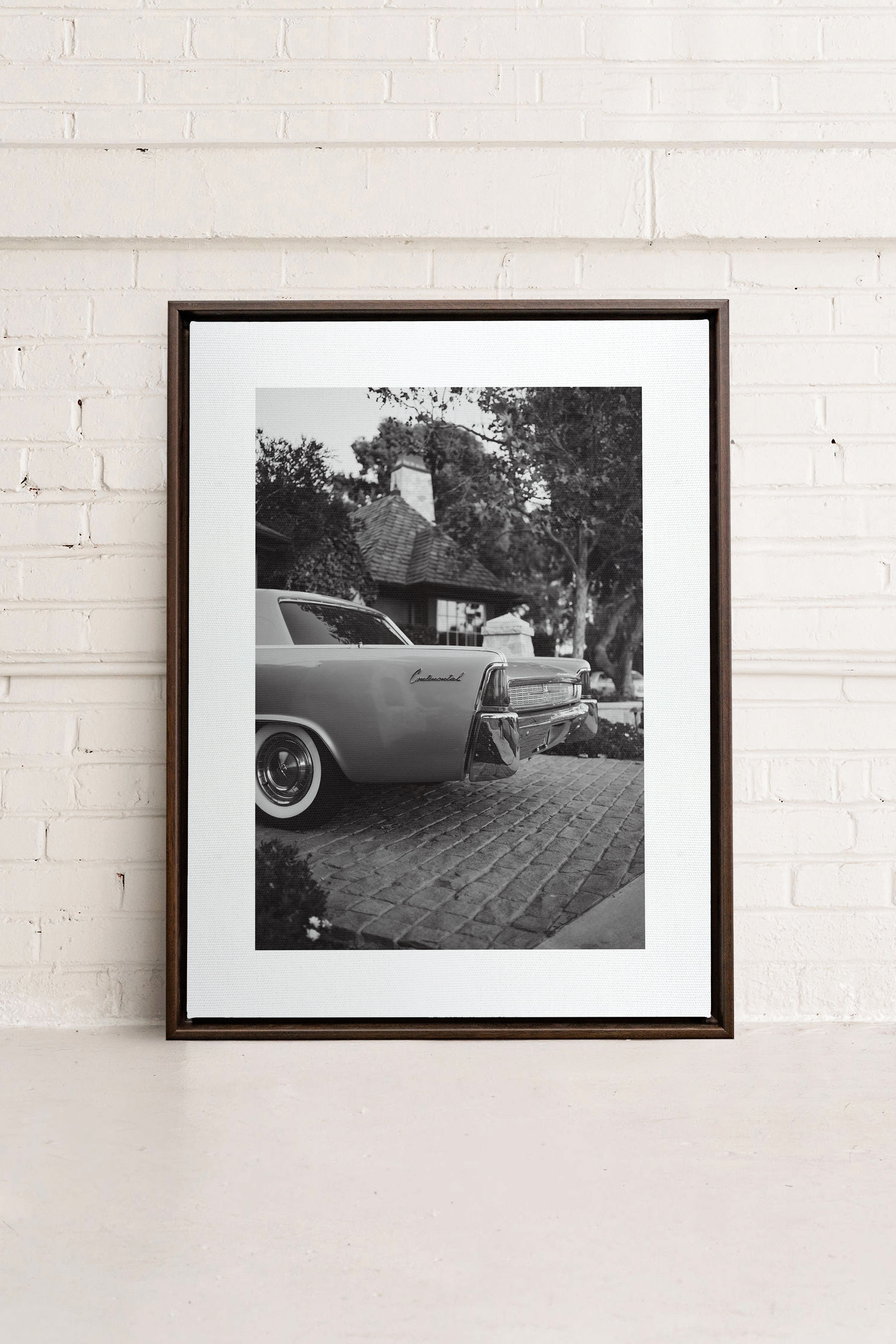 OLEKA CANVAS - CONTINENTAL CHARM, Oeuvre sur toile étirée, encadré Brun Noyer