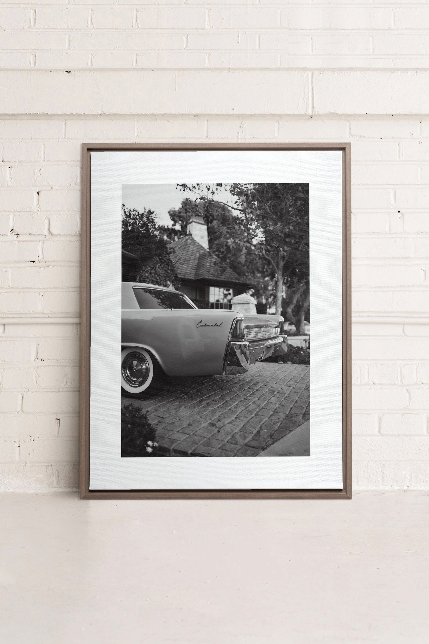 OLEKA CANVAS - CONTINENTAL CHARM, Oeuvre sur toile étirée, encadré Brun Chêne