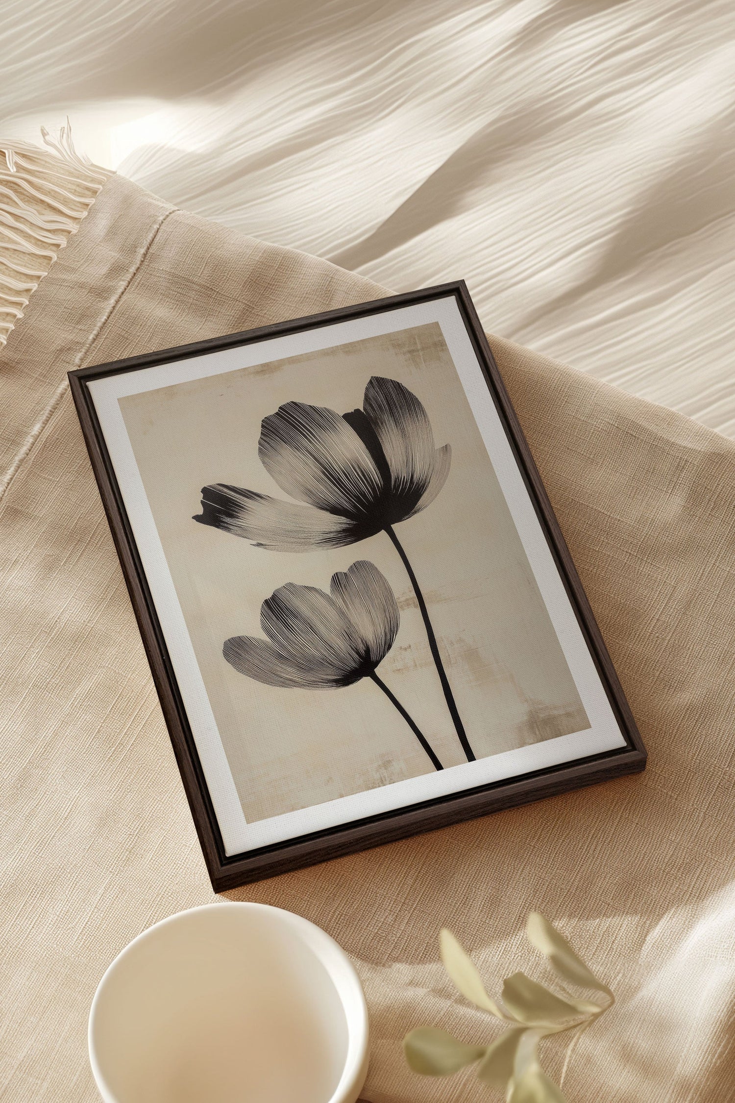 OLEKA CANVAS - EBONY FLOWERS, Oeuvre sur toile étirée, encadré Brun Noyer