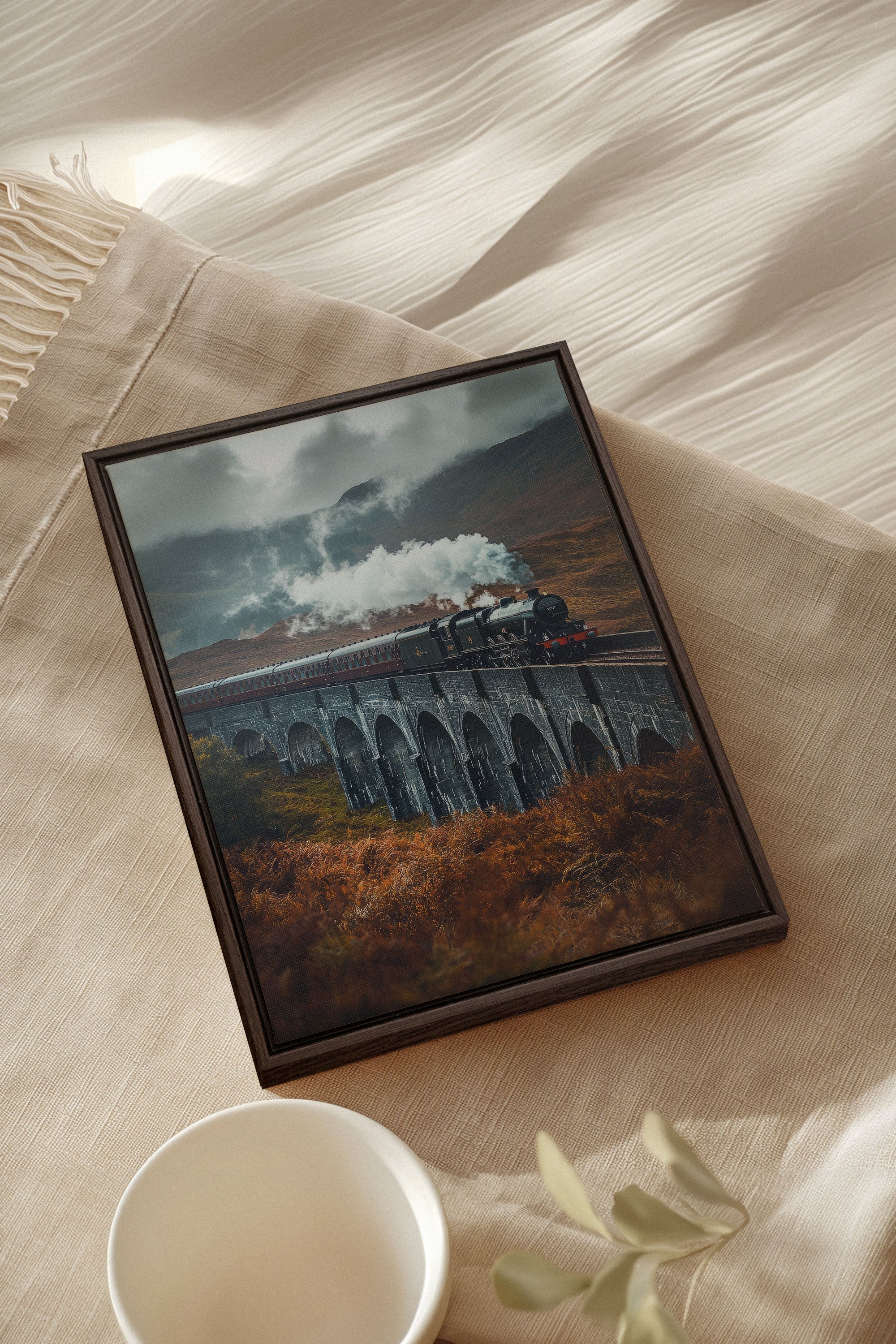 OLEKA CANVAS - BRIDGE OF MIST, Oeuvre sur toile étirée, encadré Brun Noyer