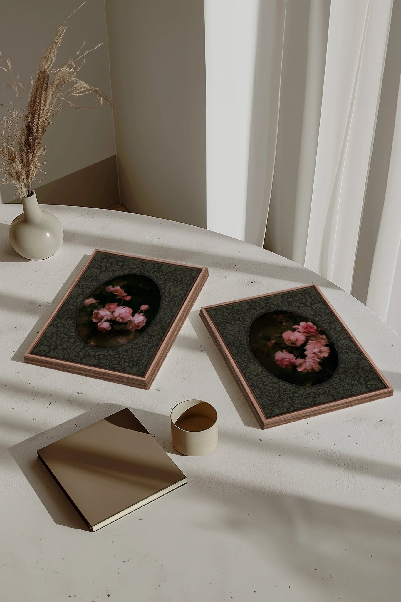 ROSES NOCTURNES DUO, 2 Oeuvres sur toile étirée, encadré Brun Chêne