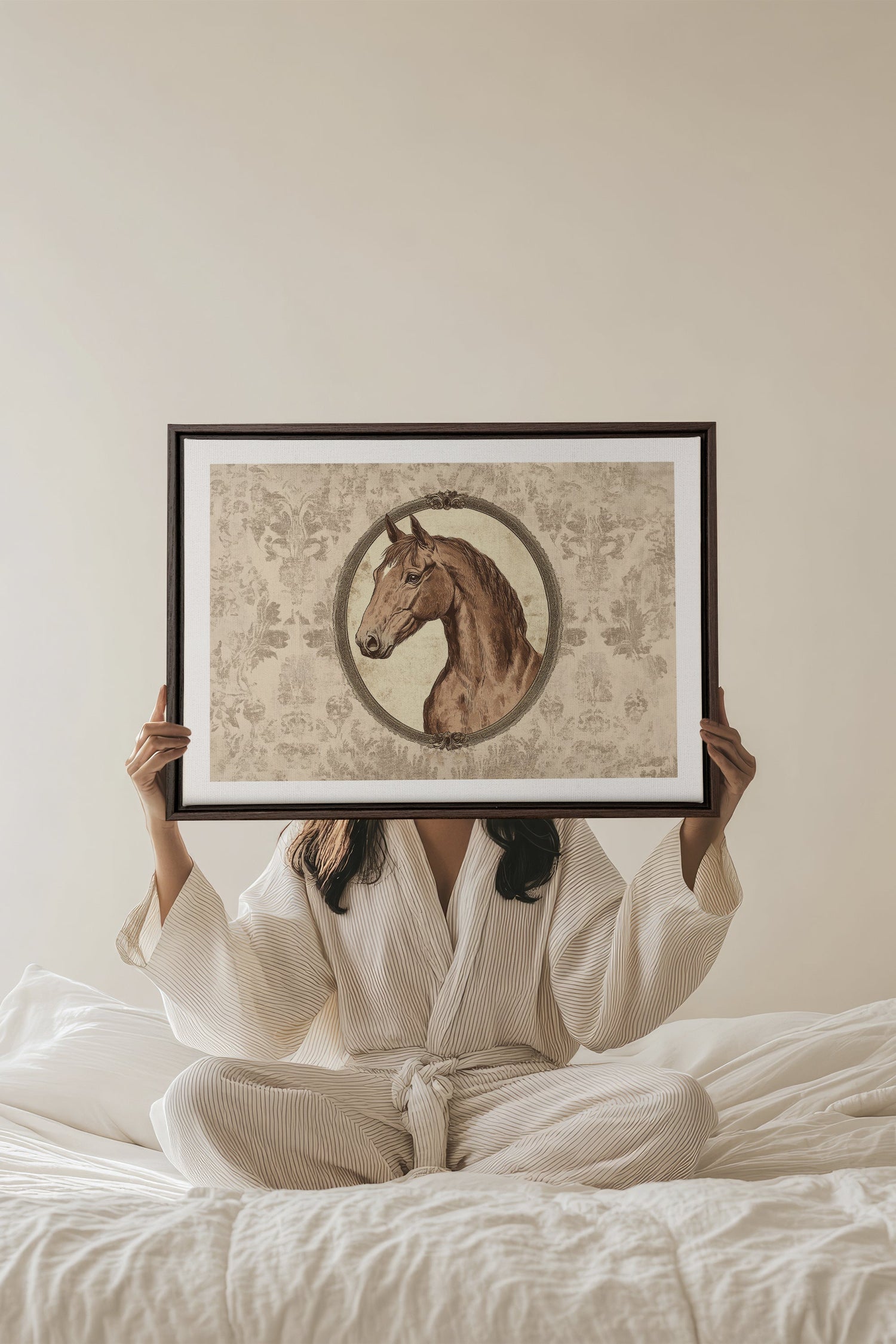 OLEKA CANVAS - GRÂCE ROYALE, Oeuvre sur toile étirée, encadré Brun Noyer