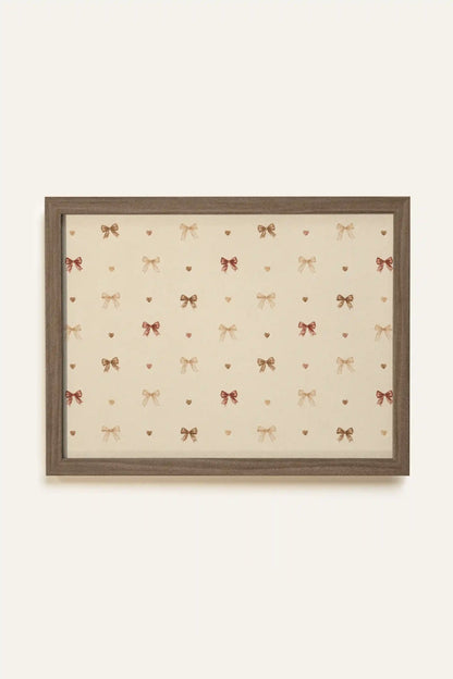 BOW &amp; HEART, Oeuvre sur toile rigide, encadré brun chêne