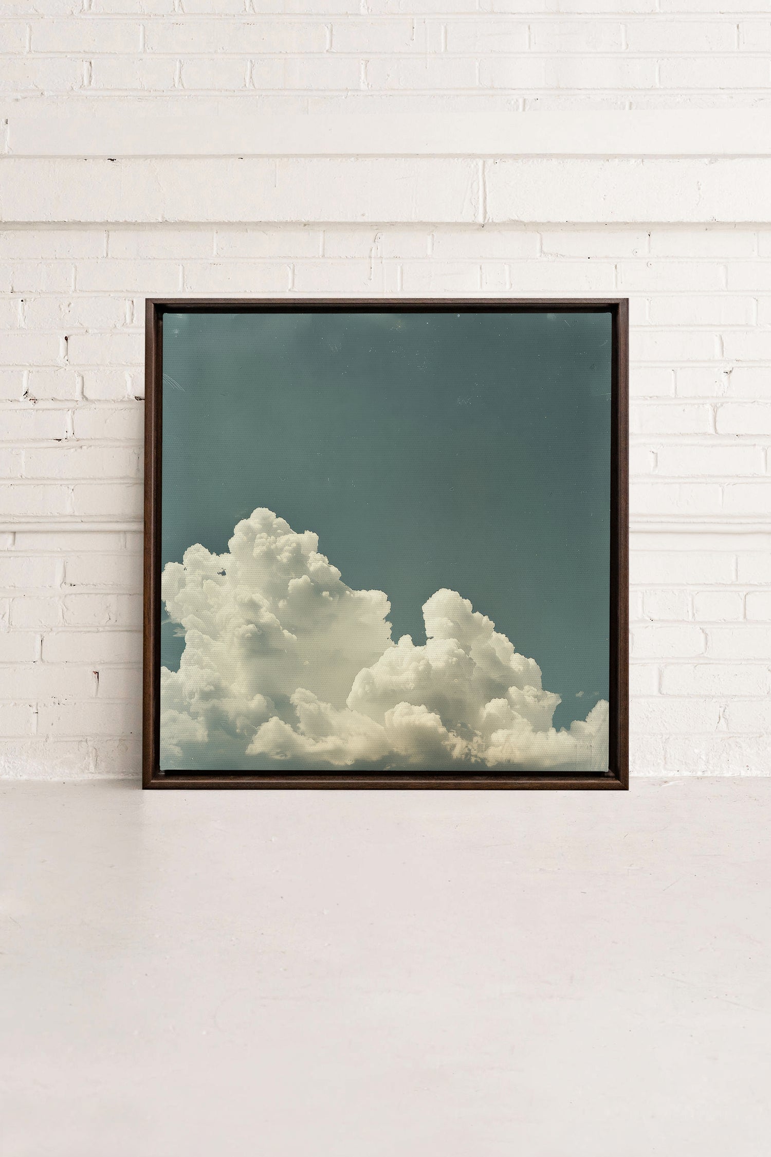 NOSTALGIC SKY, Oeuvre sur toile étirée, encadré Brun Noyer