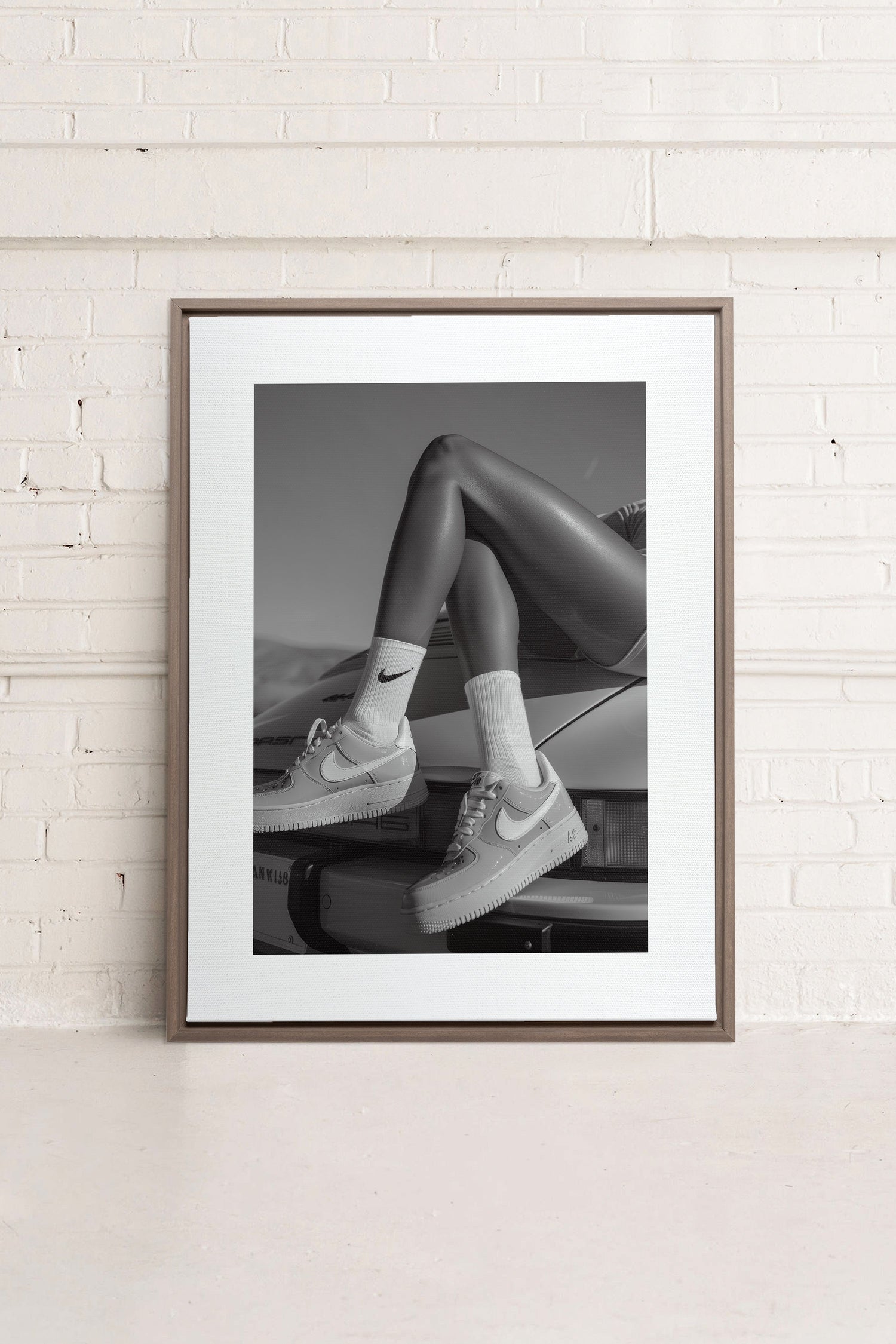 OLEKA CANVAS - BLACK &amp; WHITE BLISS, Oeuvre sur toile étirée, encadré Brun Chêne