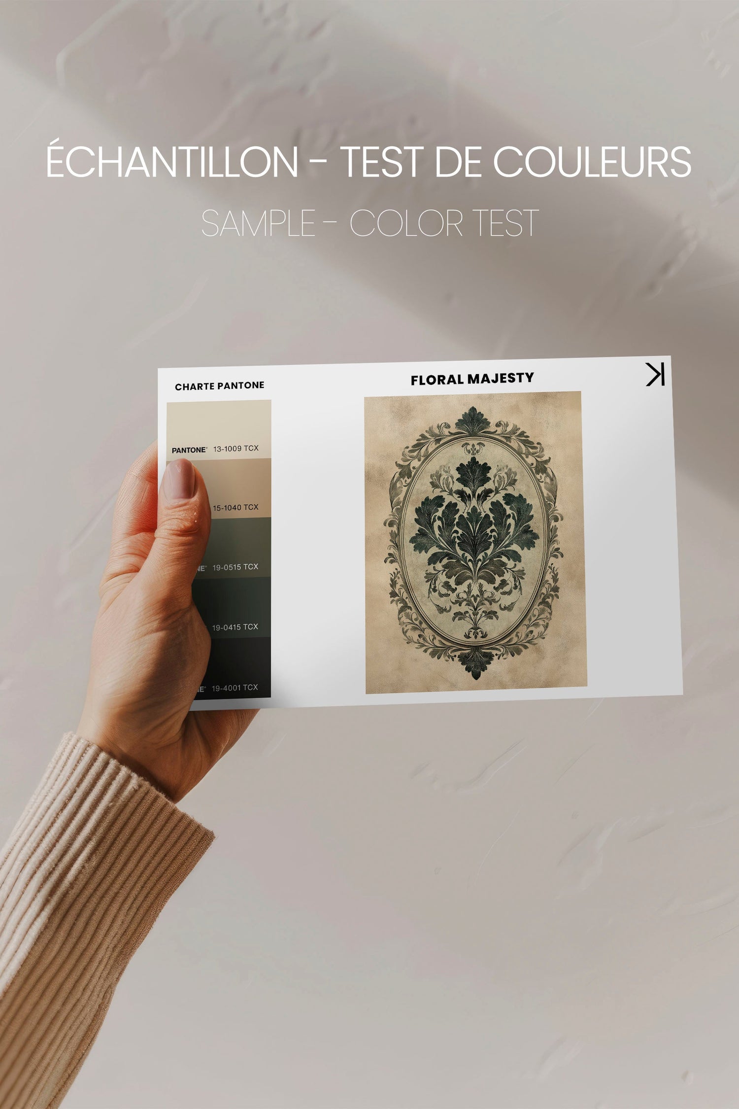 OLEKA CANVAS - FLORAL MAJESTY, Oeuvre sur toile étirée, encadré Noir