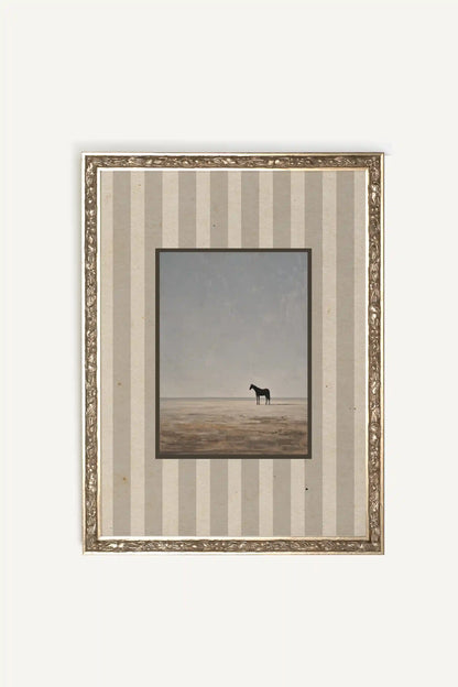 LONE FIGURE, Oeuvre sur toile rigide, encadré Vintage Argent