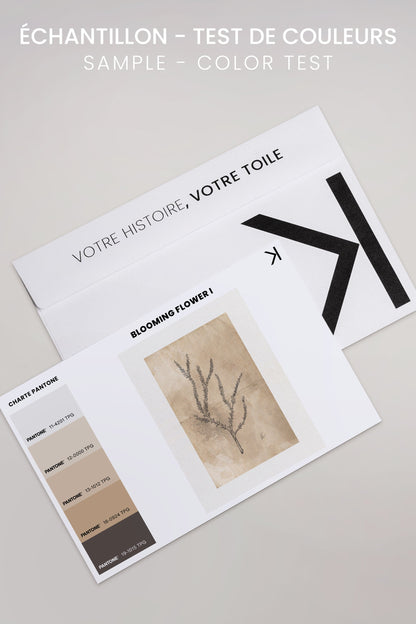 OLEKA CANVAS - BLOOMING FLOWER I, Oeuvre sur toile étirée, encadré Noir