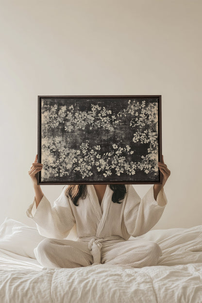 OLEKA CANVAS - MYSTERIOUS GARDEN, Oeuvre sur toile étirée, encadré Brun Noyer