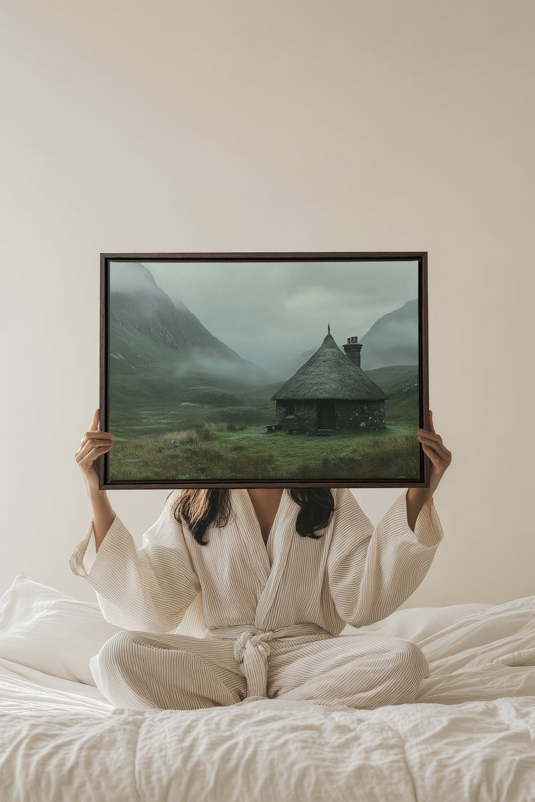 OLEKA CANVAS - REFUGE DU GARDIEN, Oeuvre sur toile étirée, encadré Brun Noyer