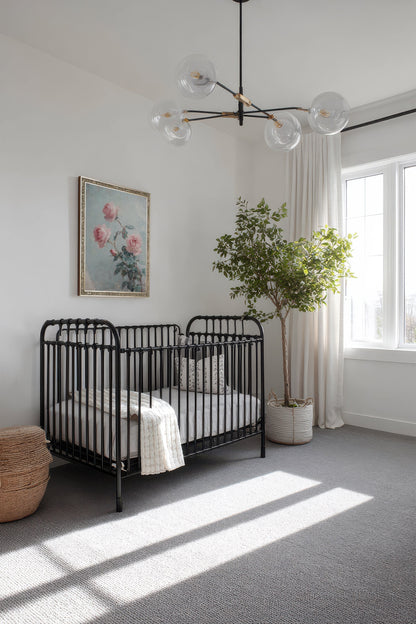 ROSES POUDRÉES, Oeuvre sur toile rigide, encadré Vintage Argent