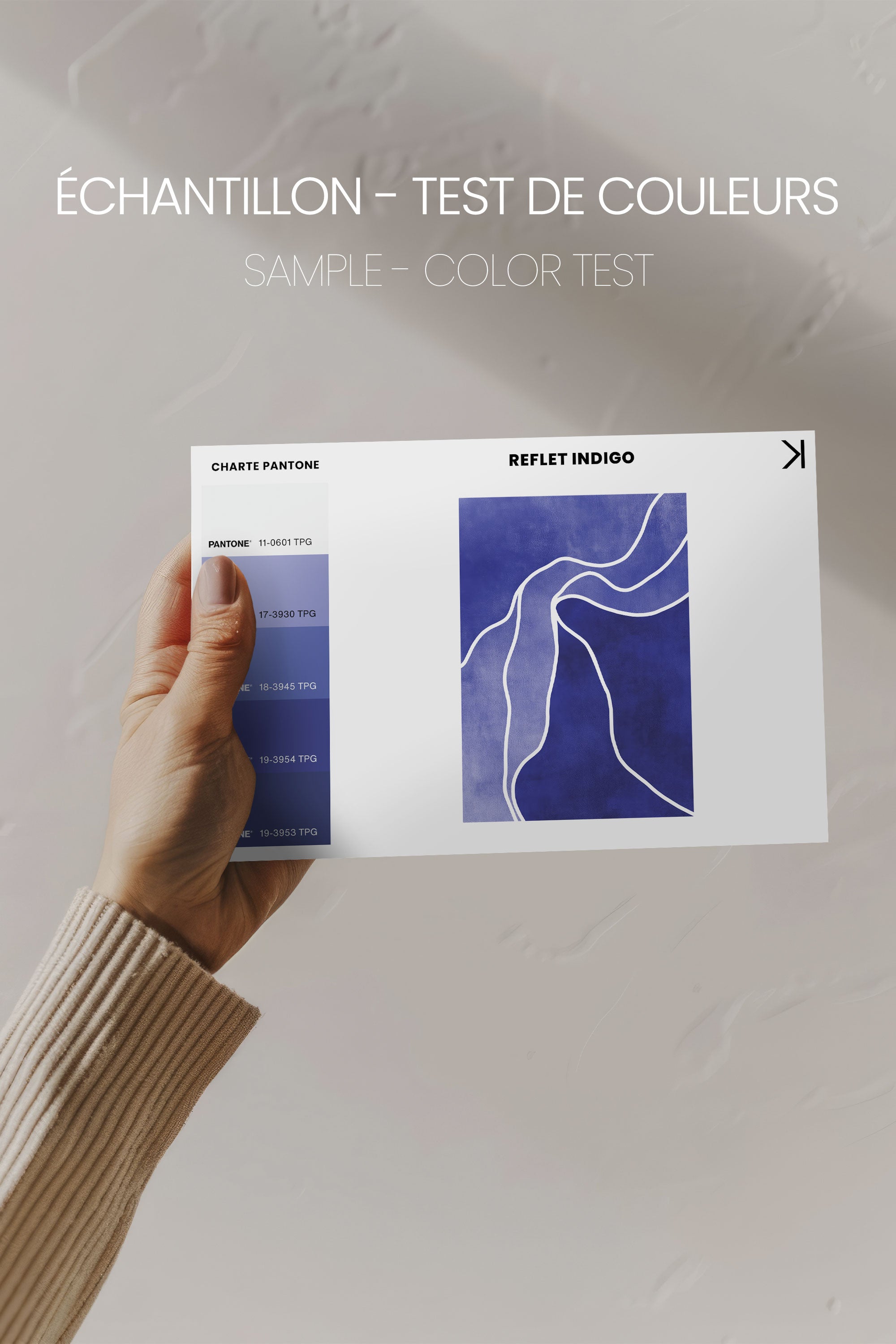 OLEKA CANVAS - REFLET INDIGO, Oeuvre sur toile étirée, encadré Blanc