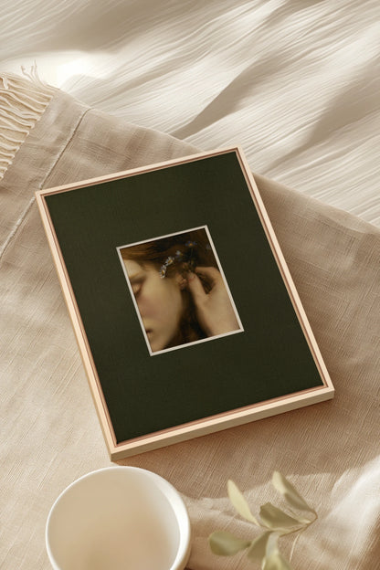 LE SECRET DES FLEURS, Artwork on stretched canvas, Light Natural frame