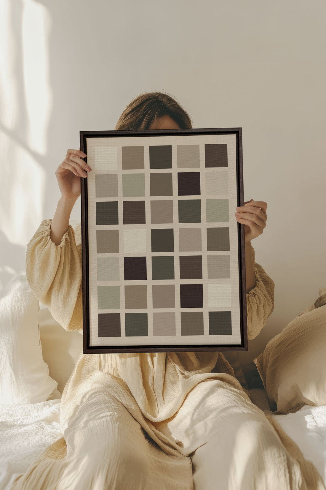 OLEKA CANVAS - ORGANIZED TONES, Oeuvre sur toile étirée, encadré Brun Noyer