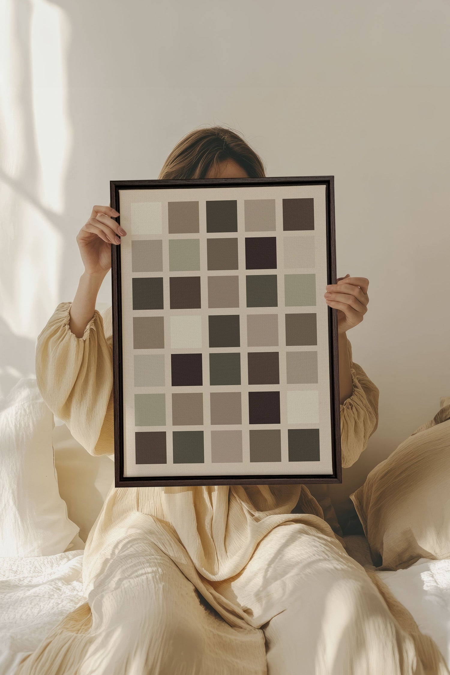 OLEKA CANVAS - ORGANIZED TONES, Oeuvre sur toile étirée, encadré Brun Noyer