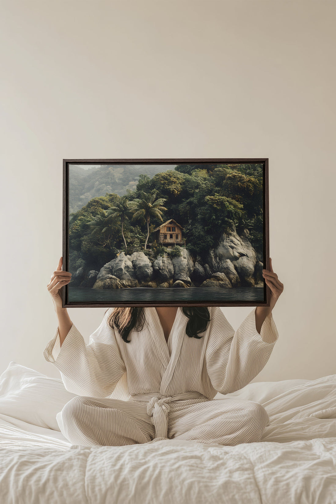 OLEKA CANVAS - REFUGE TROPICAL, Oeuvre sur toile étirée, encadré Brun Noyer