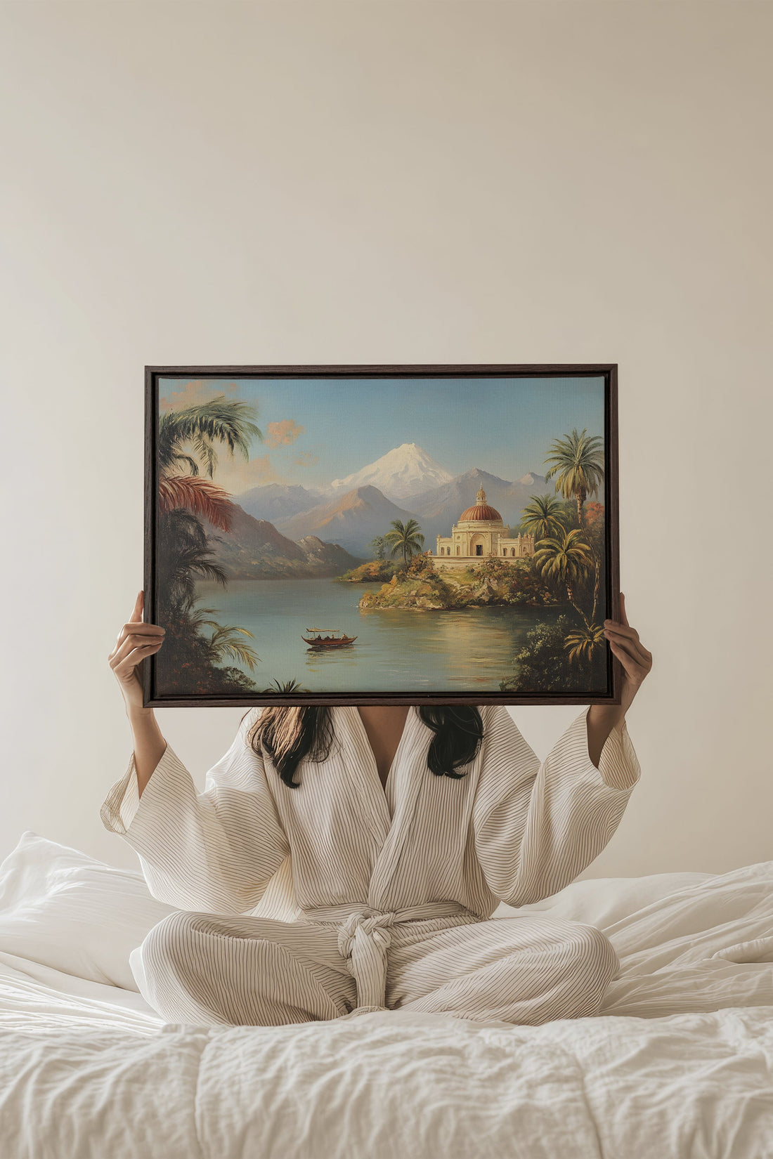 OLEKA CANVAS - PALACE BY THE LAKE, Oeuvre sur toile étirée, encadré Brun Noyer