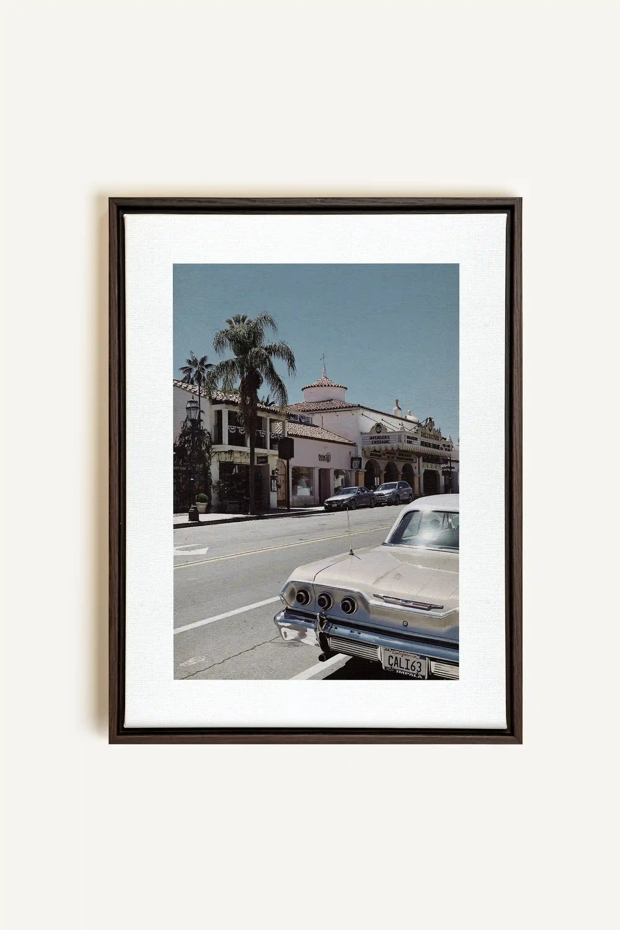 CALI 63, Oeuvre sur toile étirée, encadré Brun Noyer