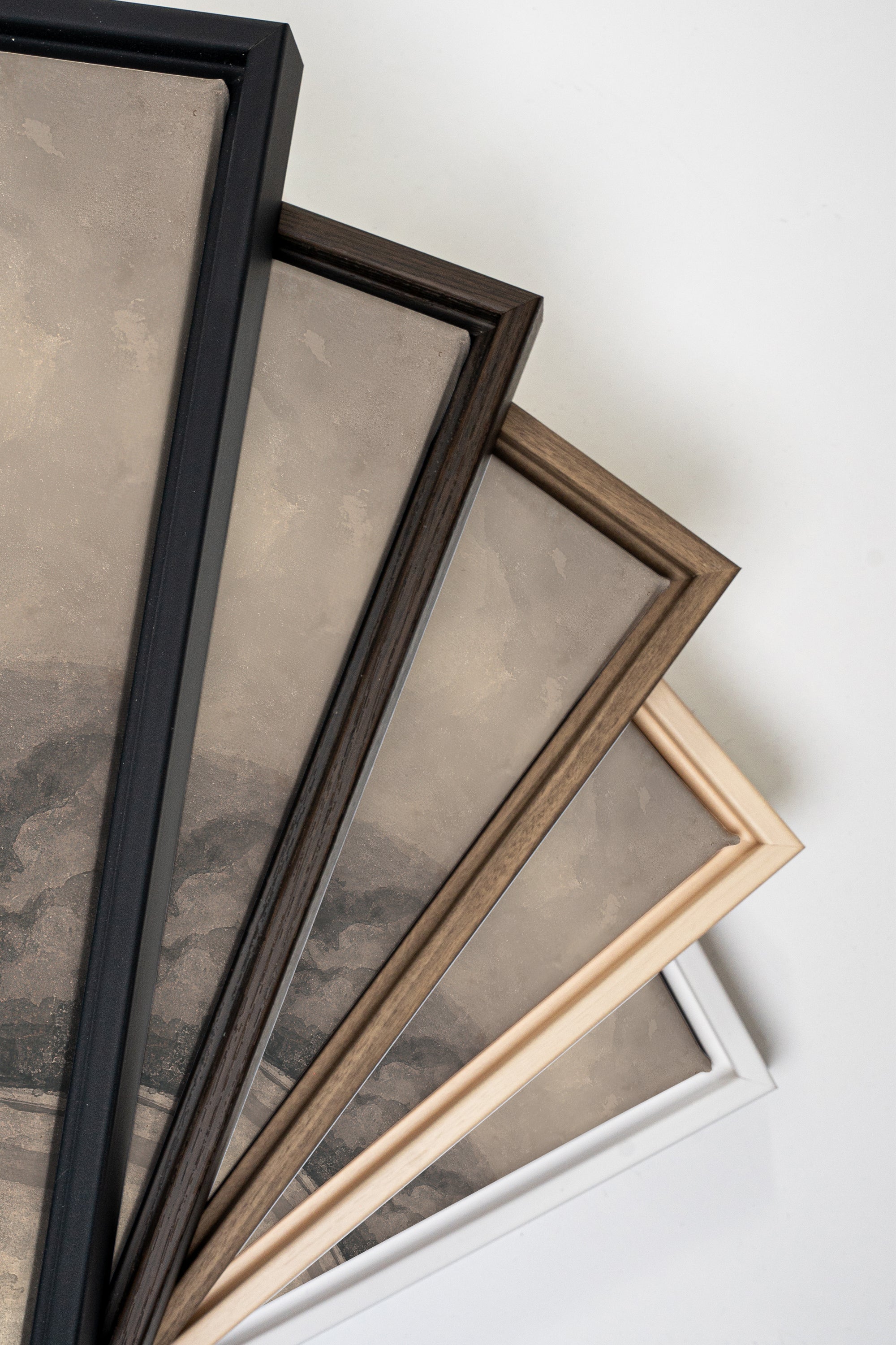 VESTIGES VOILÉS, Oeuvre sur toile étirée, encadré Brun Chêne