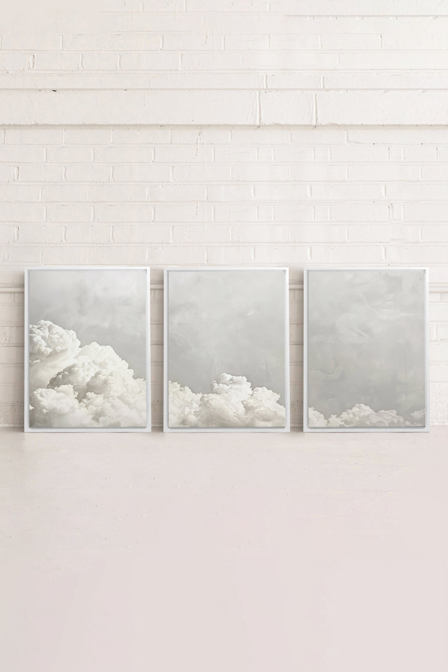 OLEKA CANVAS - ANTIQUE CLOUDSCAPE TRIO, 3 Oeuvres sur toile étirée, encadré Blanc