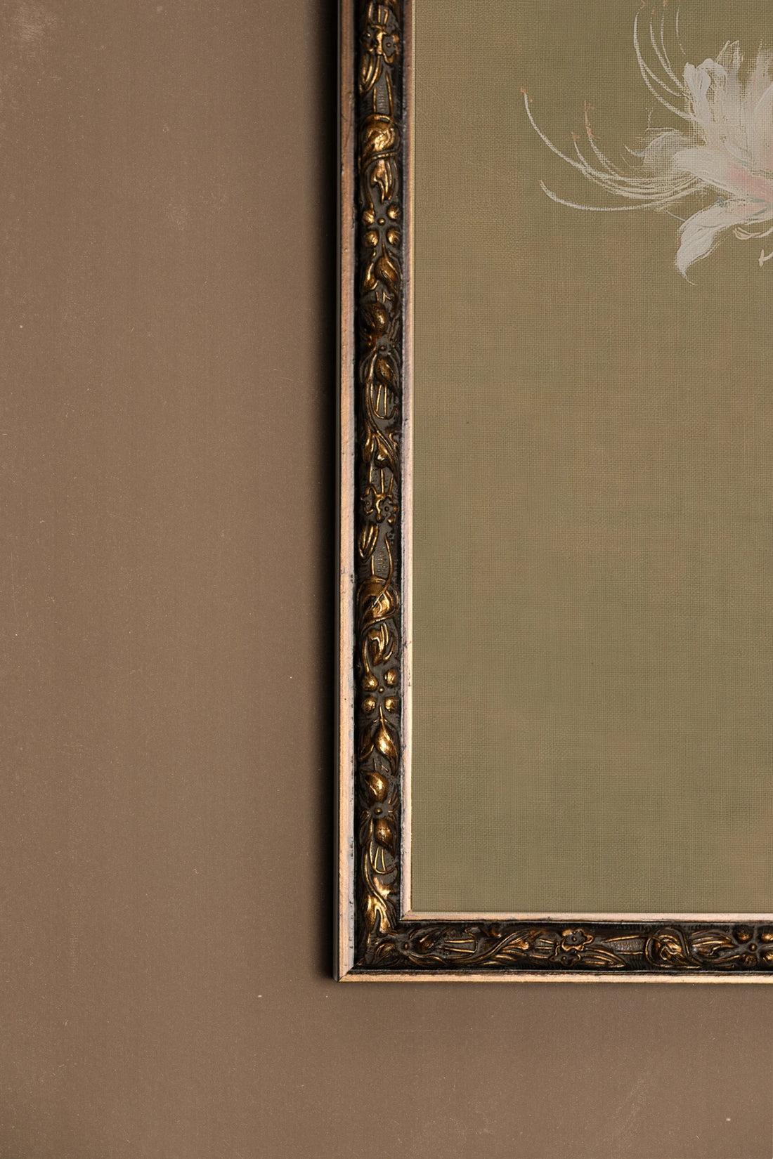 Whispering Bloom, Oeuvre sur toile rigide, encadré Vintage Bronze