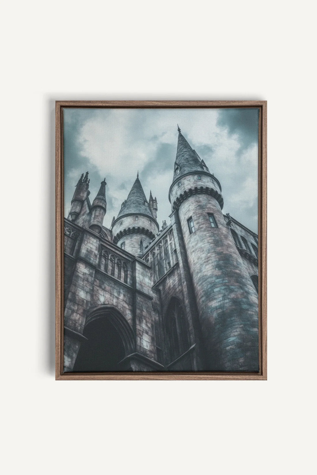 OLEKA CANVAS - CITÉ DES SORCIERS, Oeuvre sur toile étirée, encadré Brun Chêne